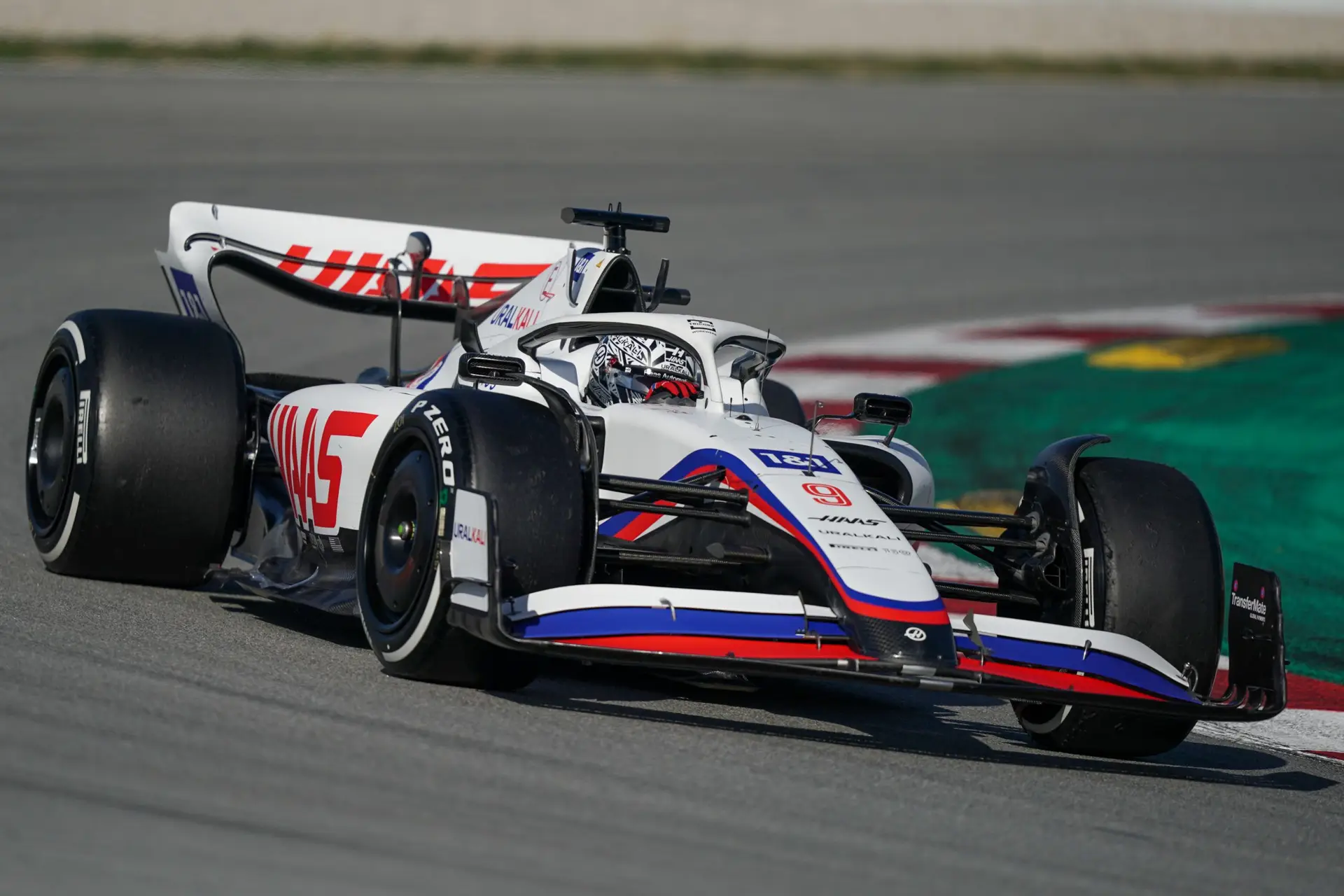 Ucrânia: Haas deixa cair patrocínio russo e GP em Sochi está em risco