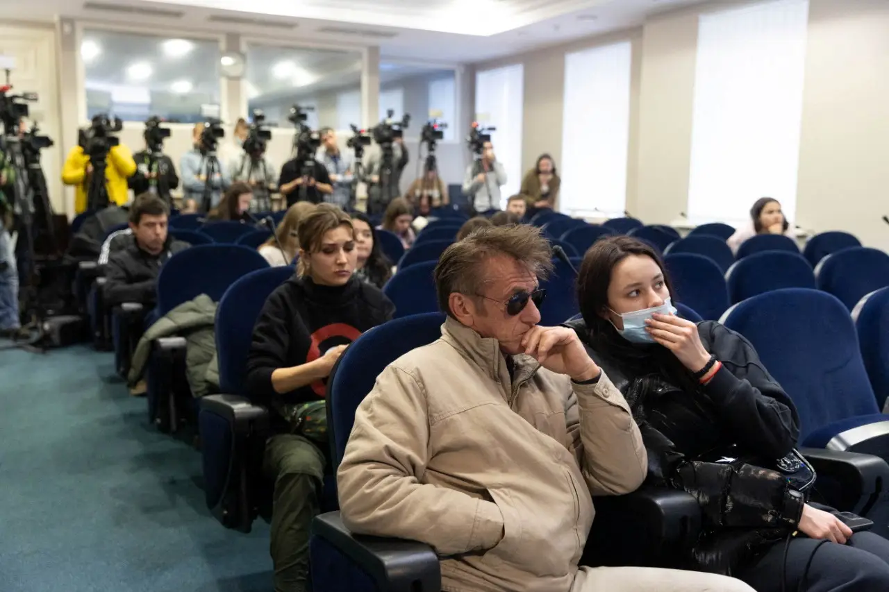 Sean Penn está na Ucrânia para “contar ao mundo a verdade sobre a invasão russa”