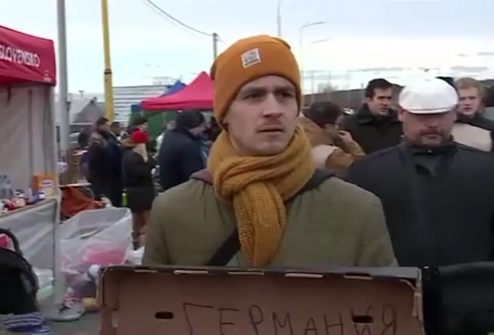 Jovem viaja sozinho da Alemanha para a Eslováquia para ajudar ucranianos