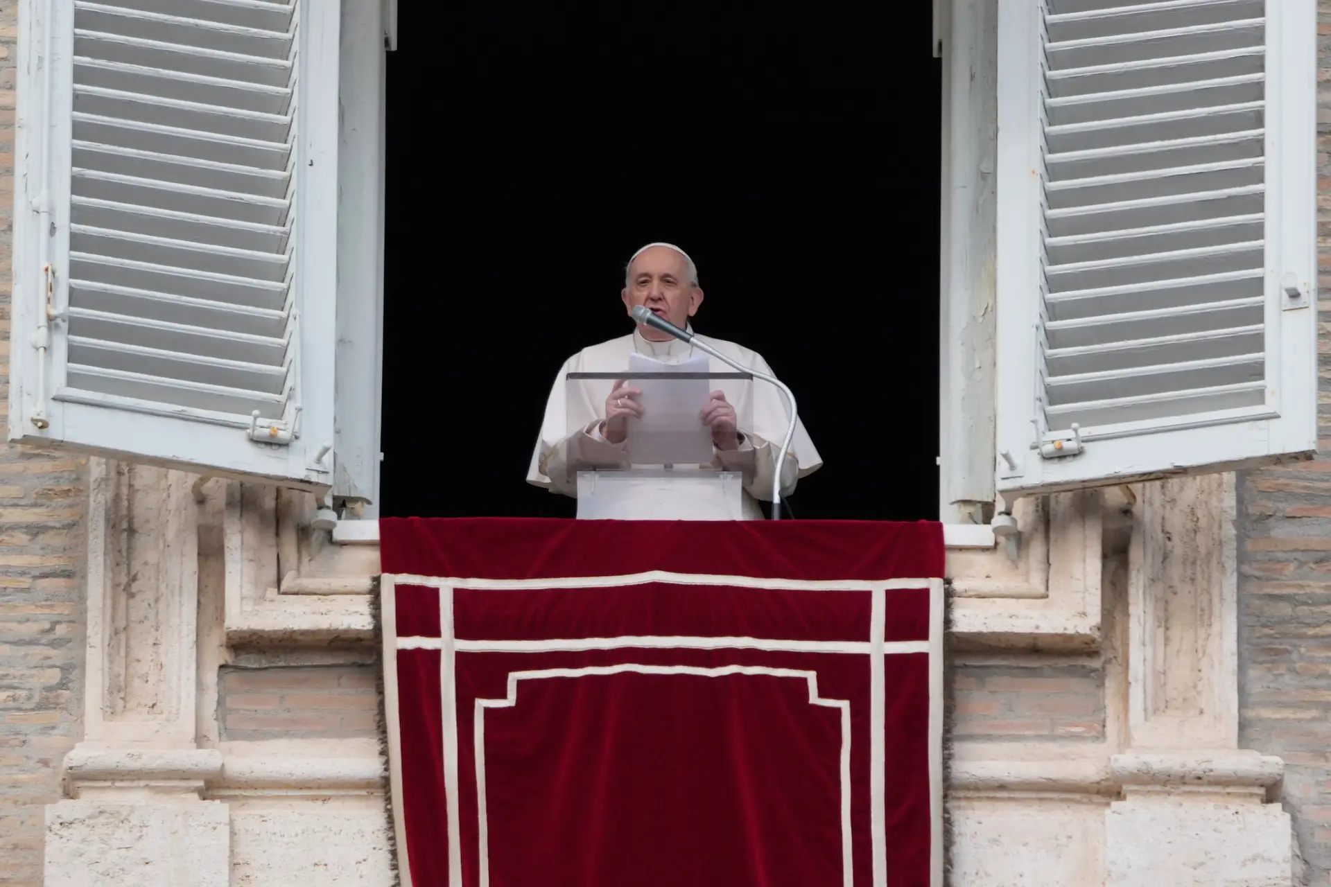 Ucrânia: Papa Francisco apela para a abertura “urgente” de corredores humanitários