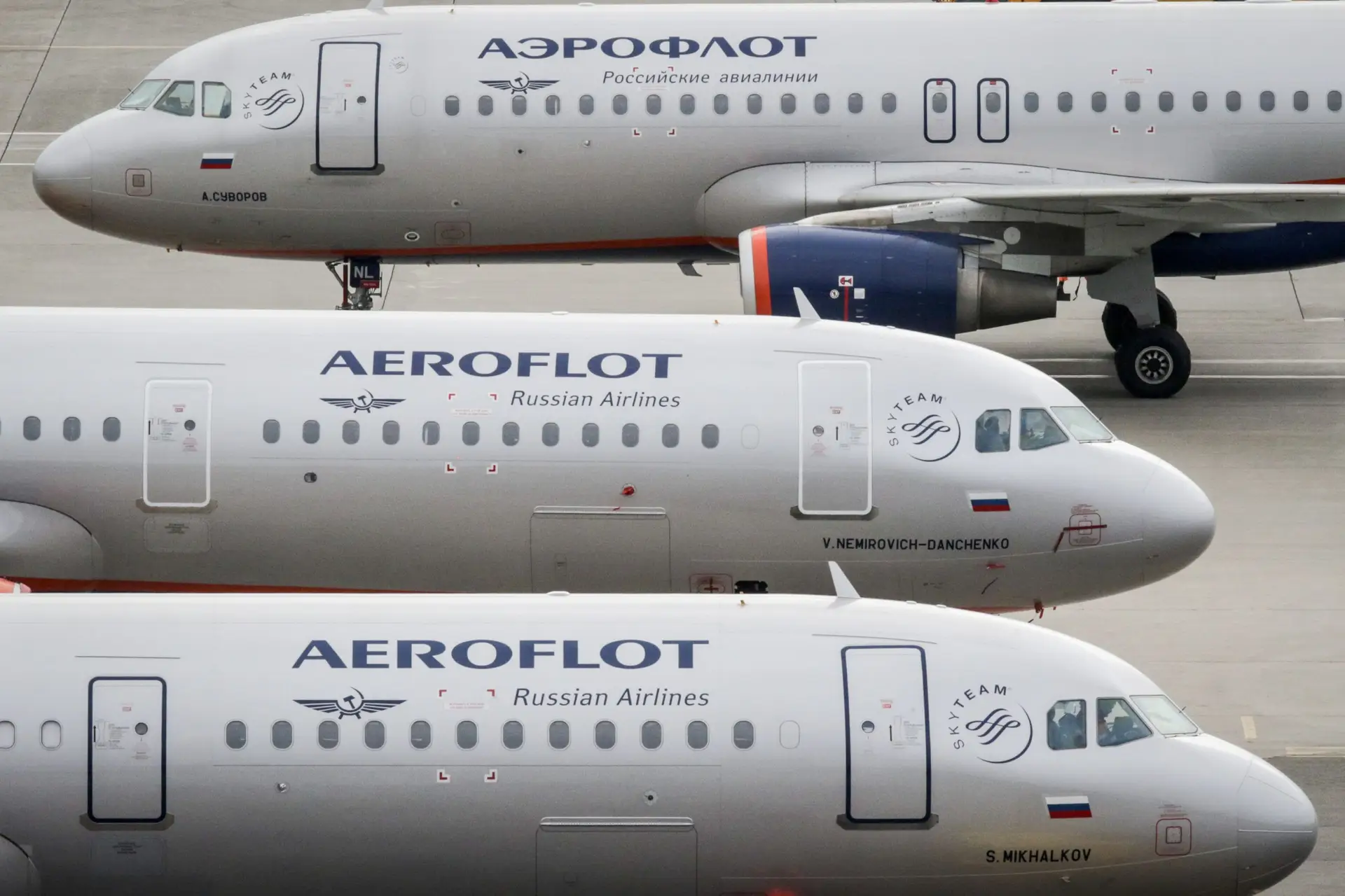 Avião russo da Aeroflot viola espaço aéreo canadiano SIC Notícias