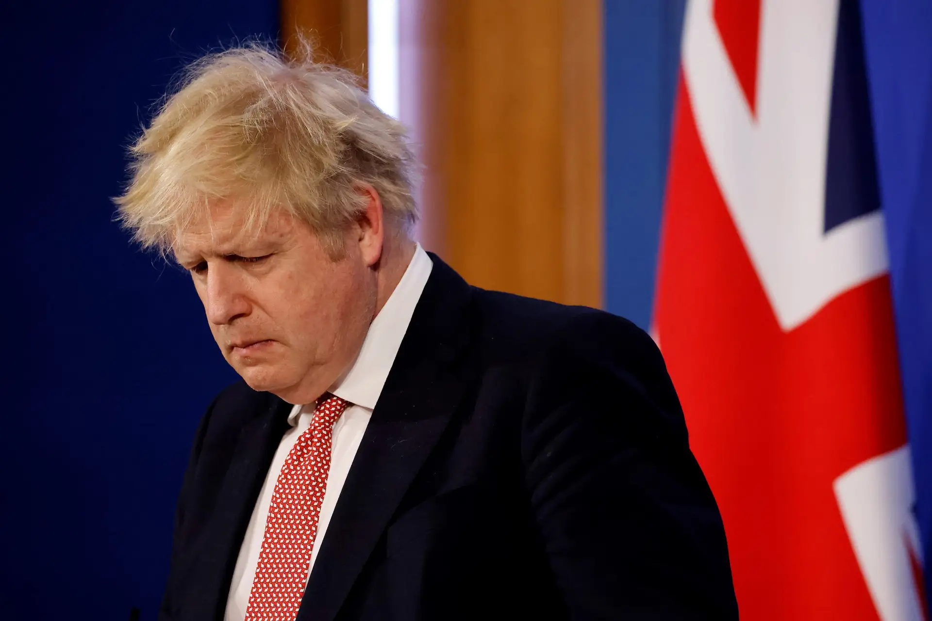 Ameaça nuclear da Rússia: Boris Johnson fala em “manobra de diversão” 