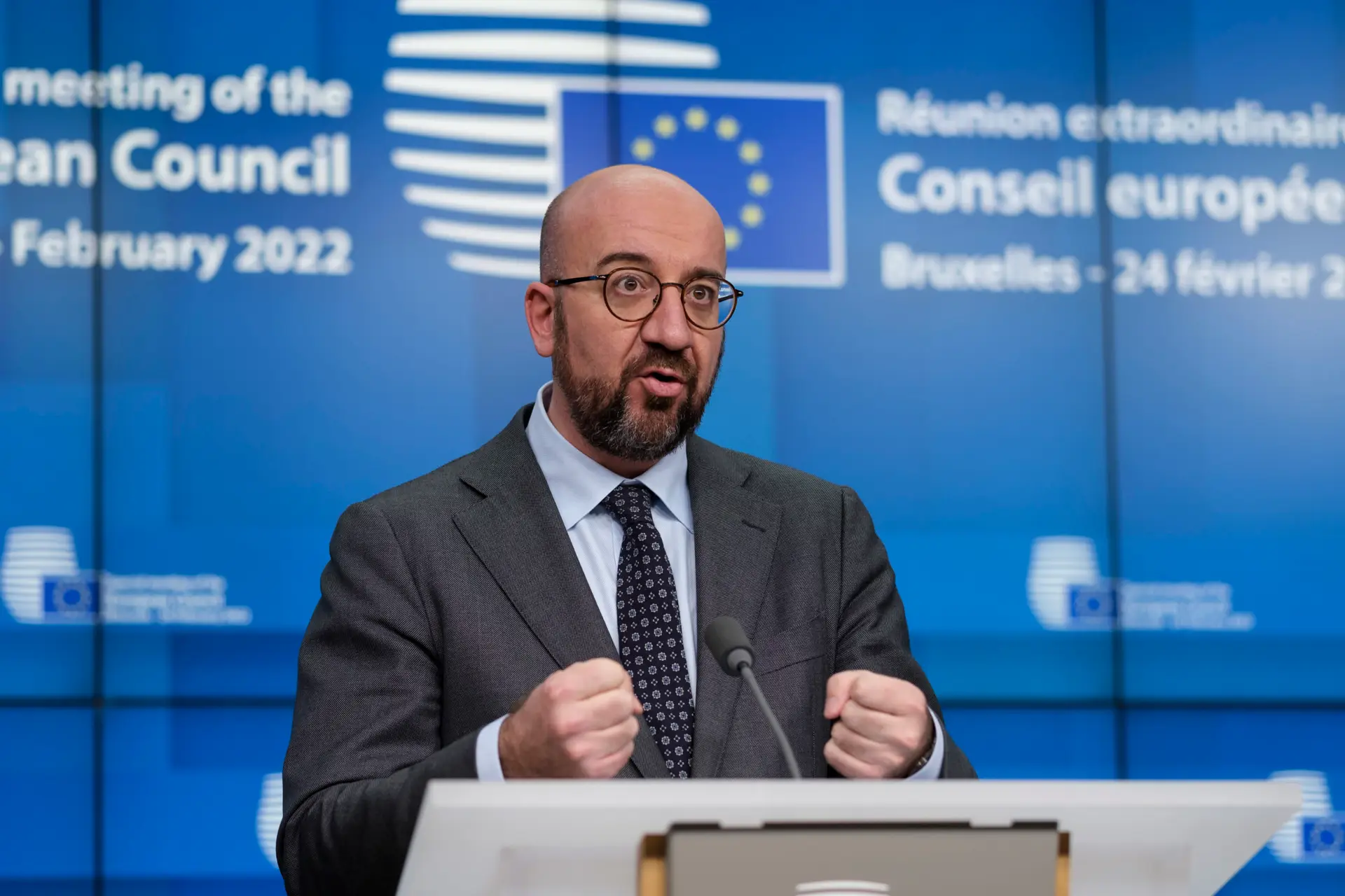 Ucrânia: União Europeia insta Rússia a “parar imediatamente” com bombardeamentos que atingem civis
