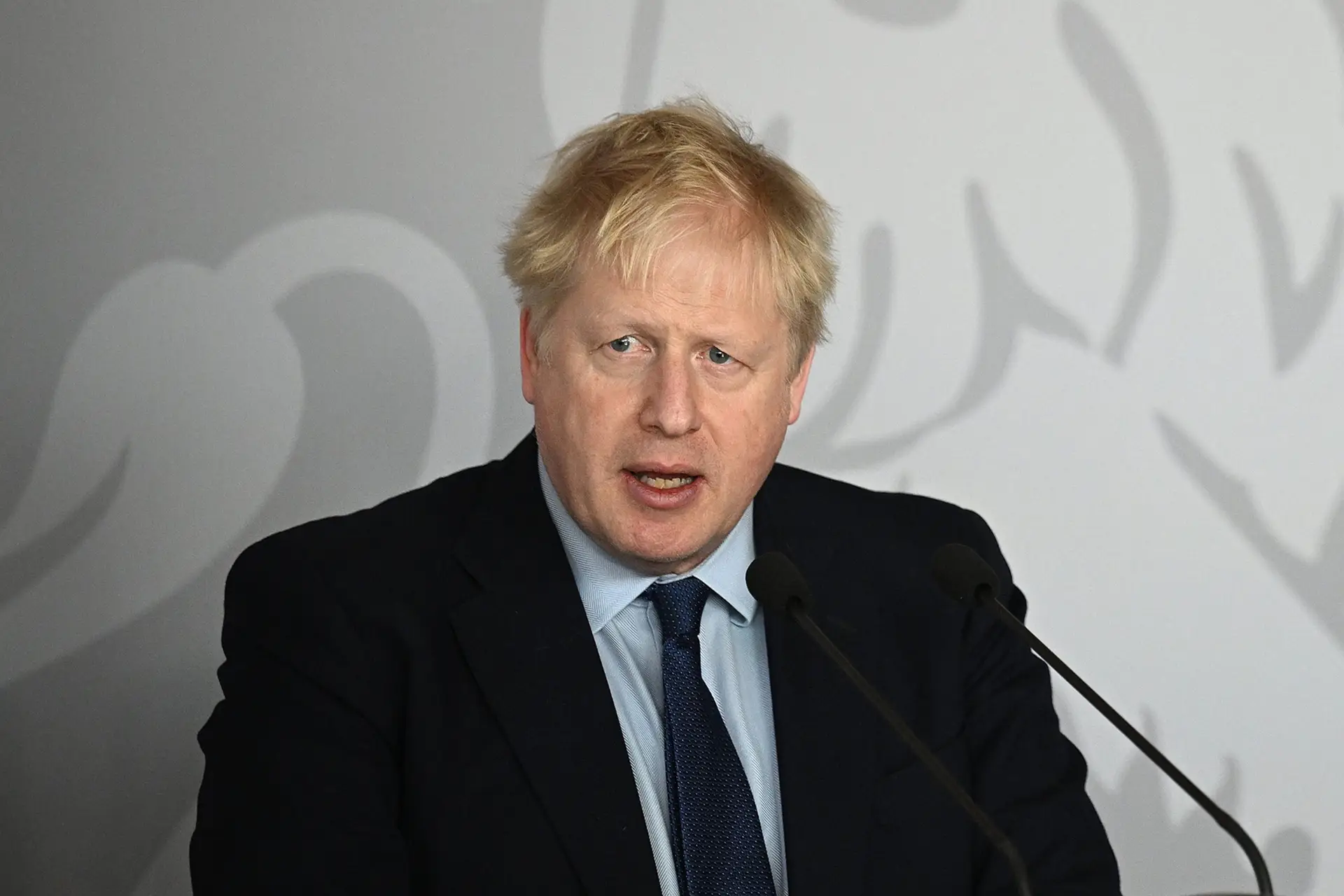 Guerra na Ucrânia: Boris Johnson diz que Putin “vai perder”