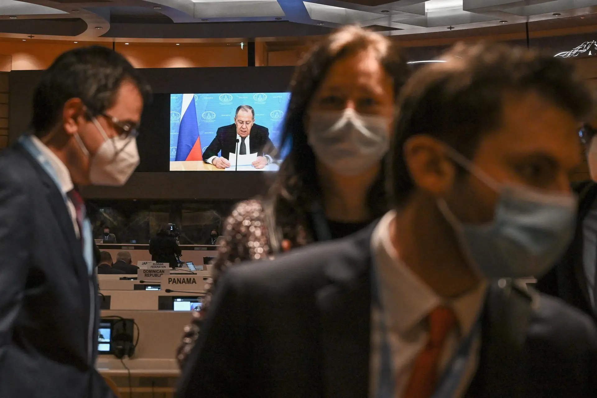 Diplomatas boicotam discurso de Lavrov na Conferência de Desarmamento