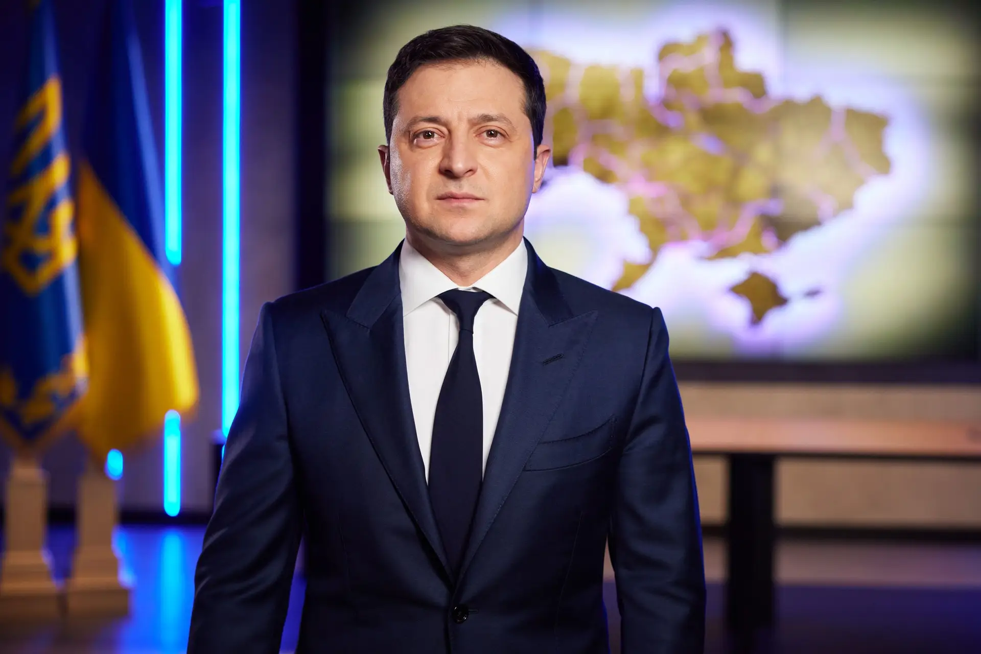 Zelensky discursa por videoconferência na sessão extraordinária do Parlamento Europeu