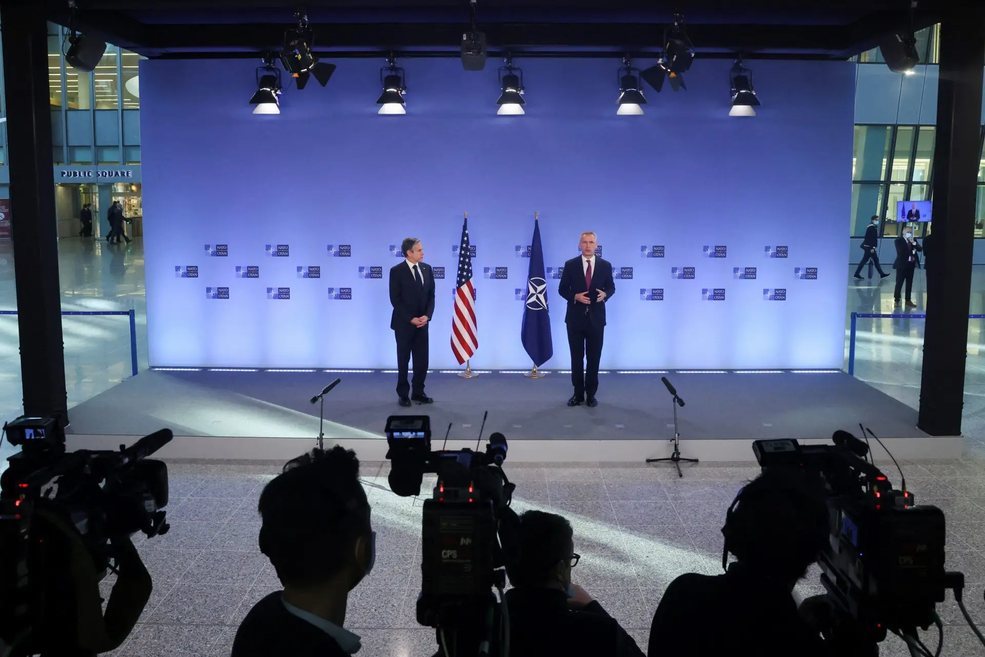NATO não procura conflito com a Rússia, mas avisa que protegerá “cada centímetro” da Aliança