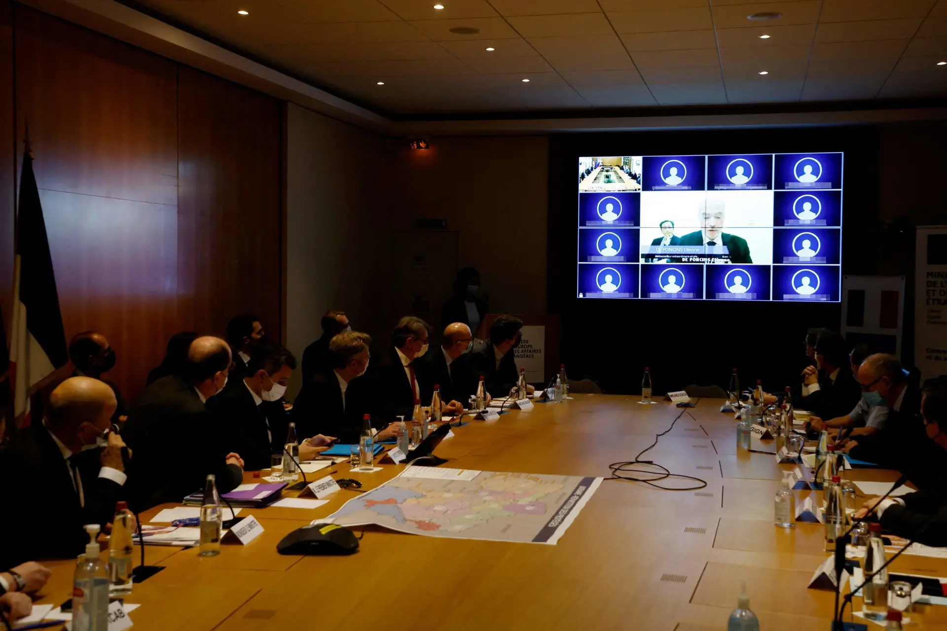 Invasão da Ucrânia: G7 prepara “novas e severas sanções” à Rússia e condena crimes de guerra