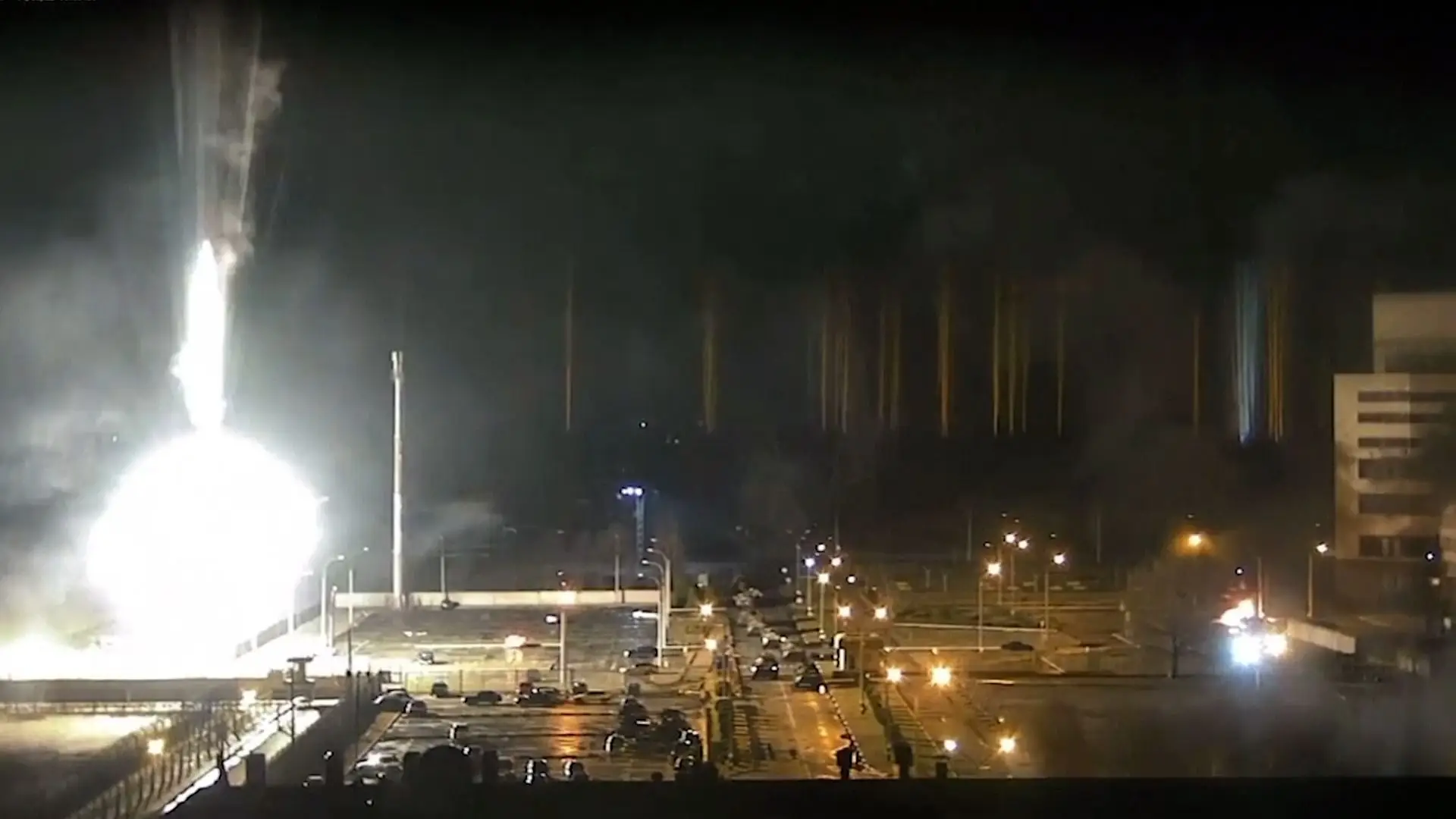 Ucrânia: as imagens do bombardeamento das forças russas à maior centrar nuclear da Europa