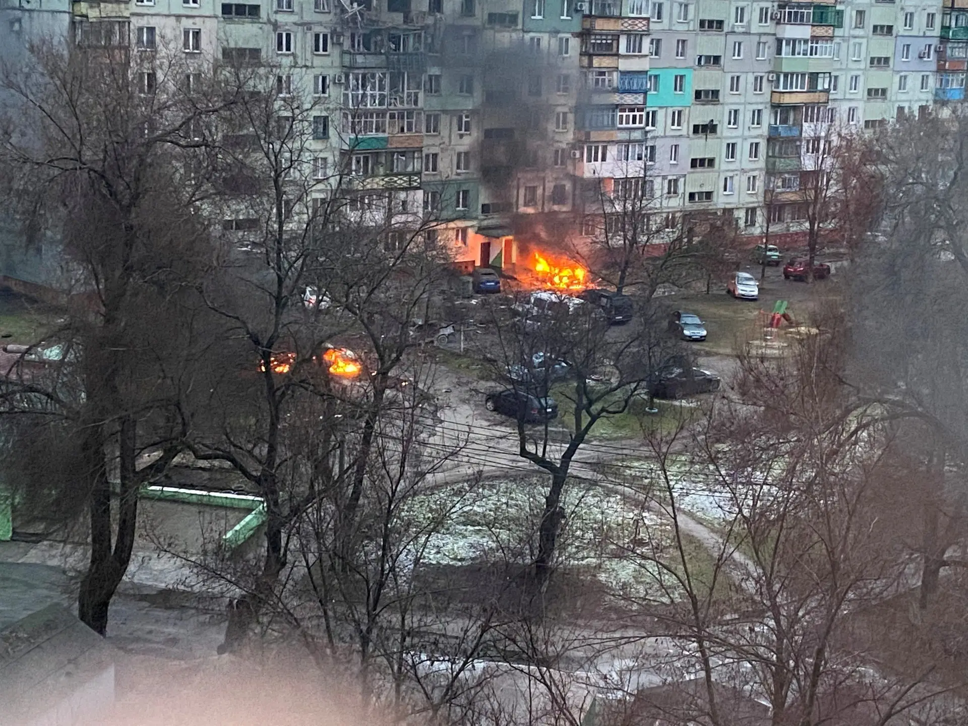 Retirada de civis de Mariupol adiada após Rússia violar cessar-fogo