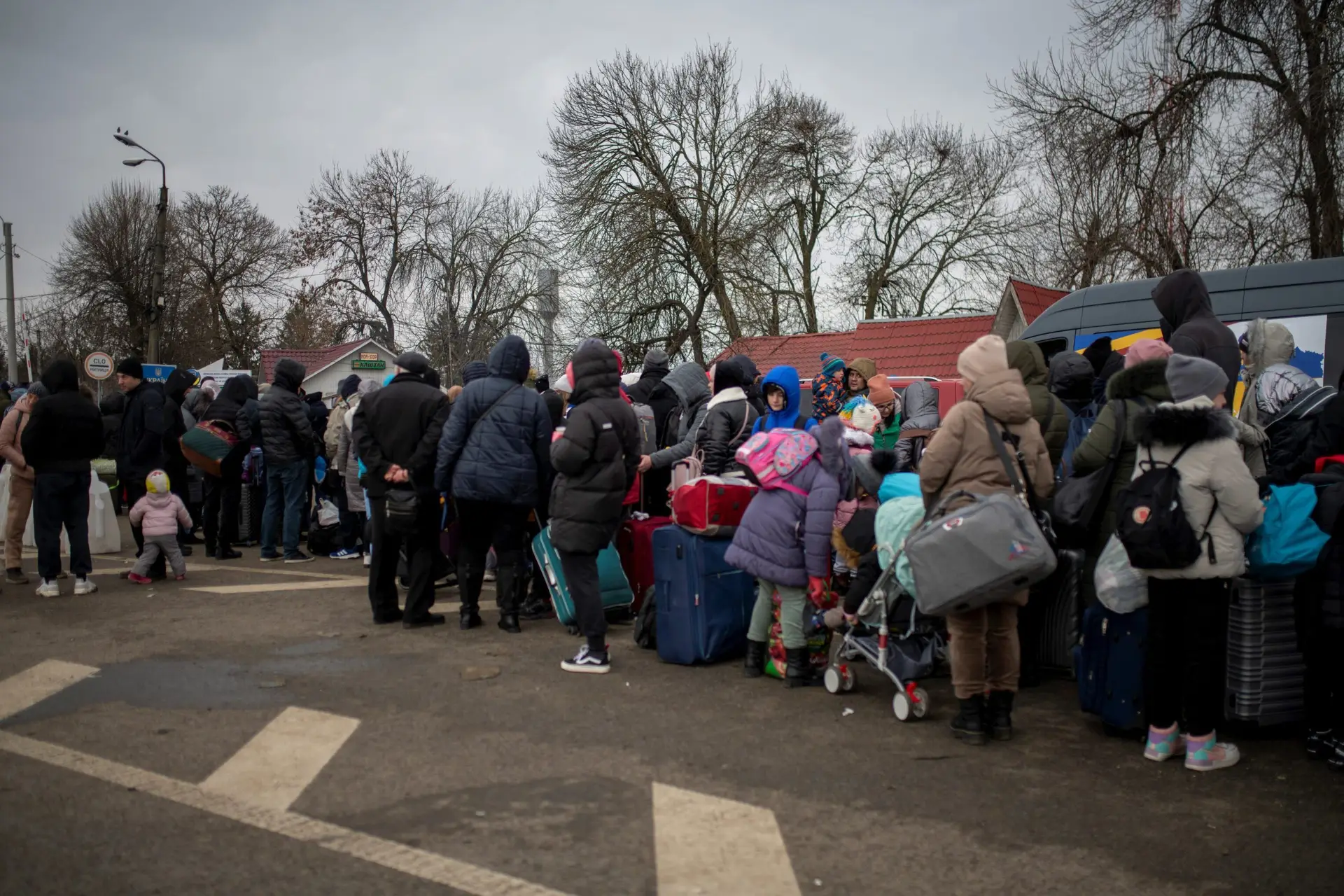 Mariupol anuncia que retirada de civis começa às 10:00 GMT