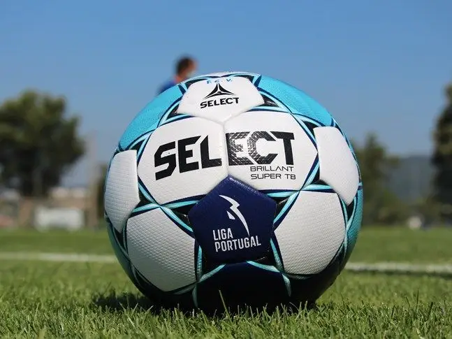 Liga portuguesa lidera ranking europeu de mais tempo de paragem provocado por faltas