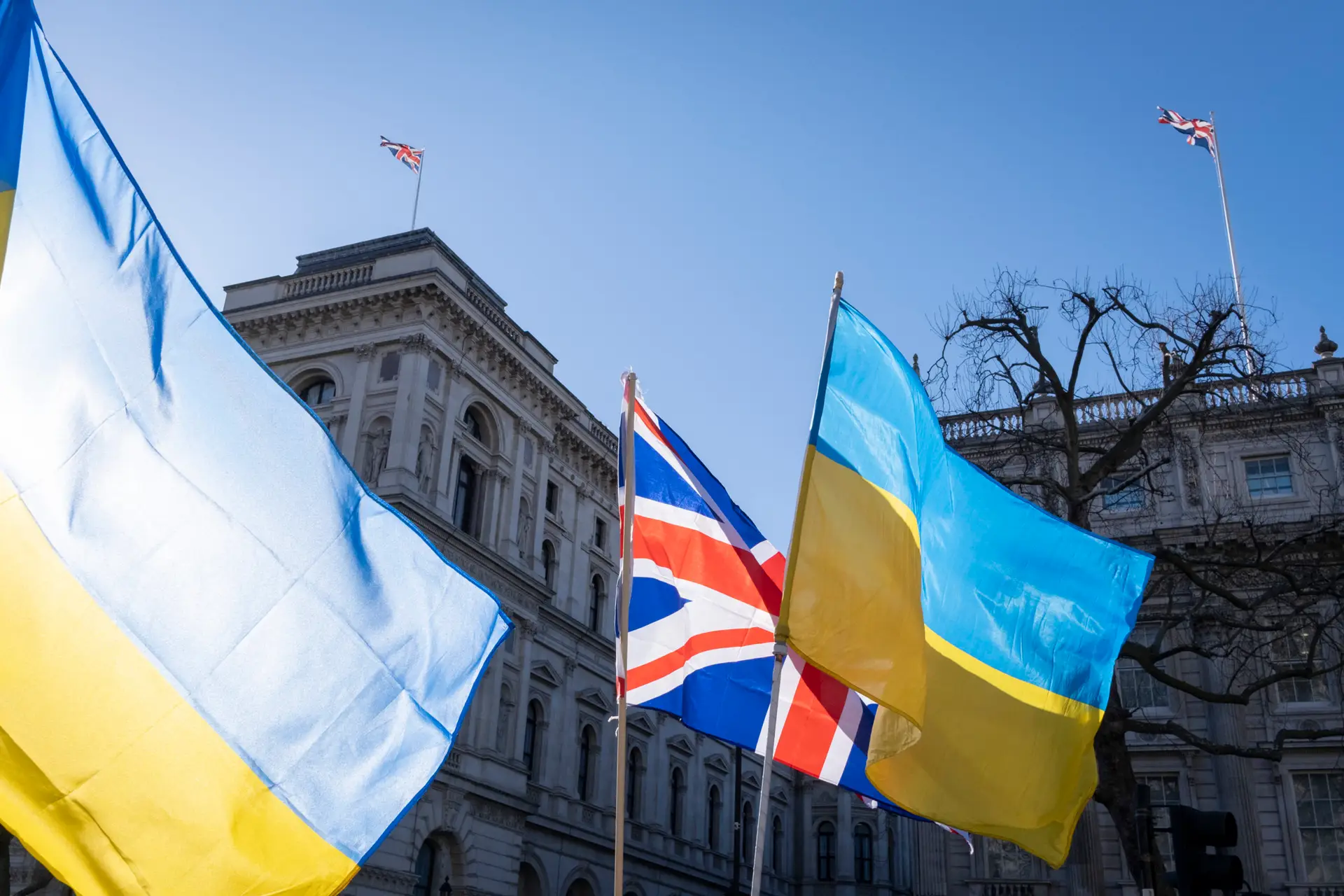 Guerra na Ucrânia: Reino Unido reforça sanções à Rússia com legislação para atingir oligarcas
