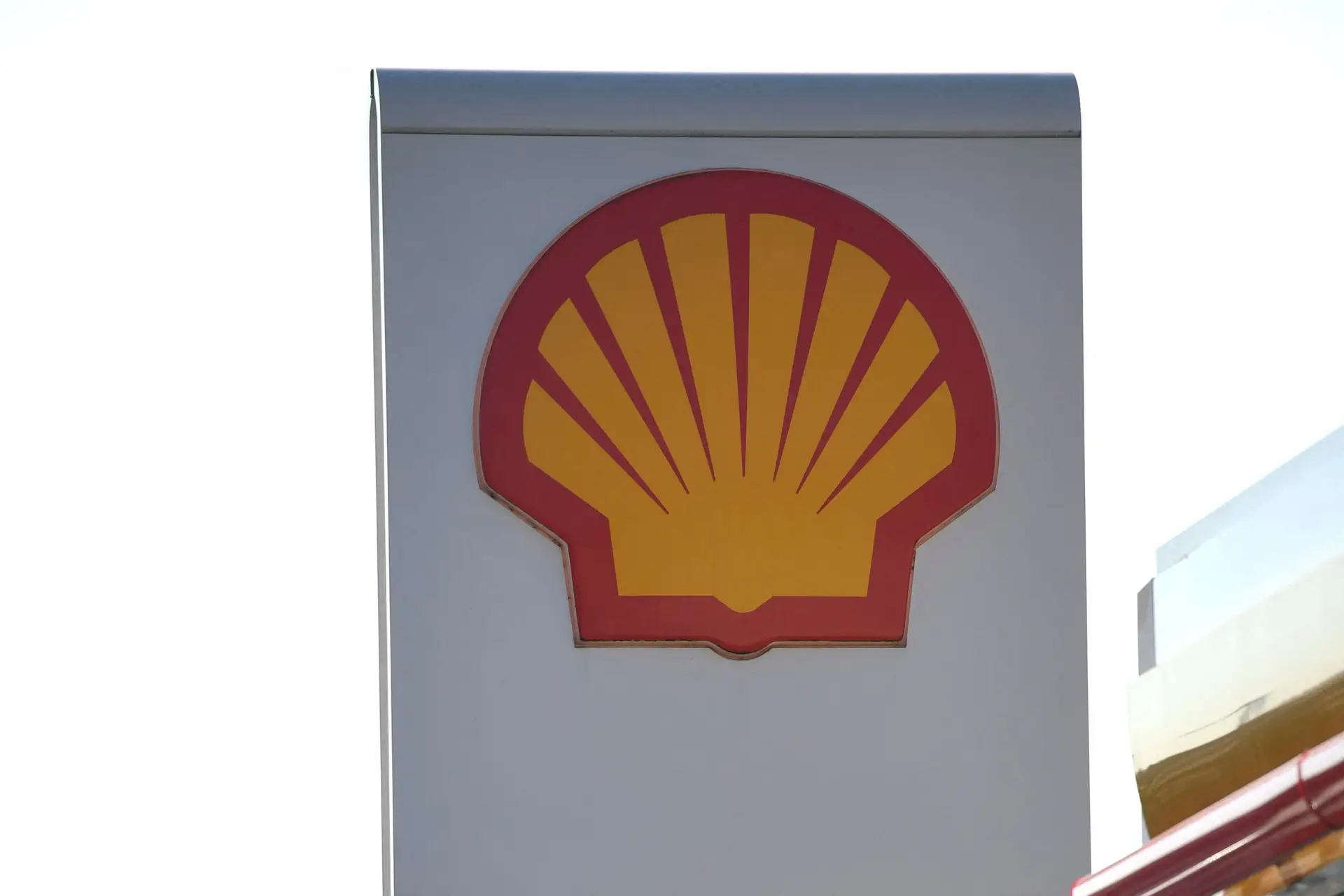 Shell pede “desculpas” e anuncia que vai deixar de comprar gás e petróleo russos