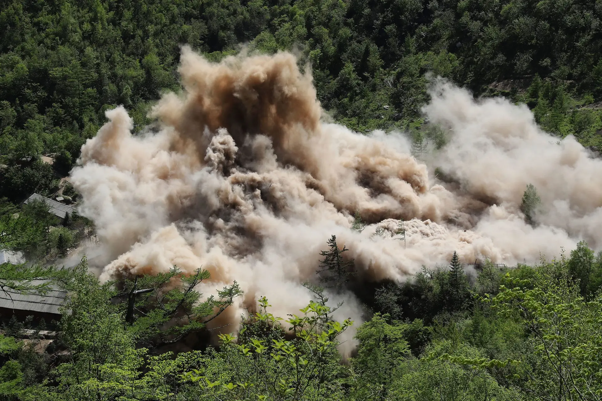 Coreia do Norte: detetada atividade em instalação nuclear