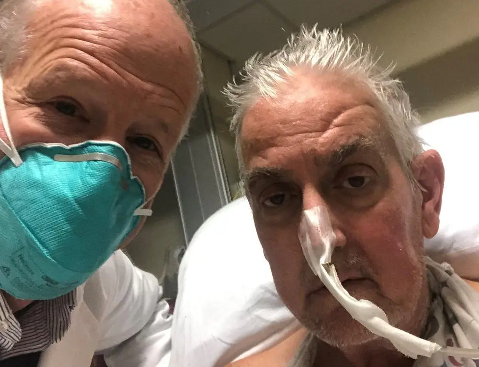Morreu homem que recebeu transplante inédito de coração de porco