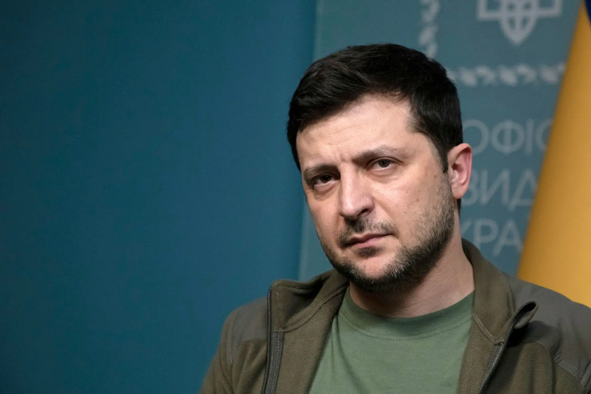 Zelensky denuncia ataque a hospital pediátrico e maternidade em Mariupol