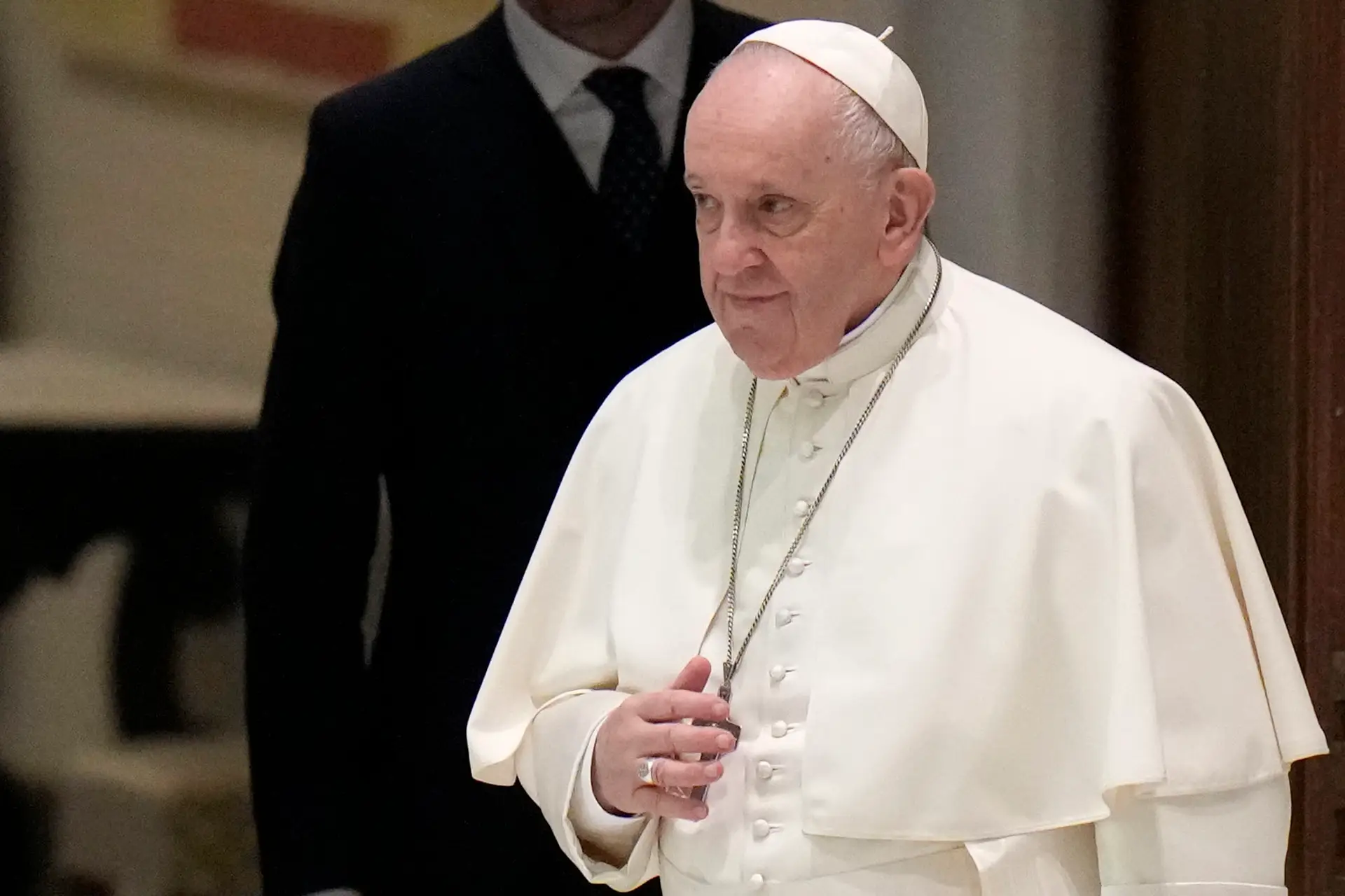 Papa Francisco dispensa bispo porto-riquenho devido a posição anti-vacinas