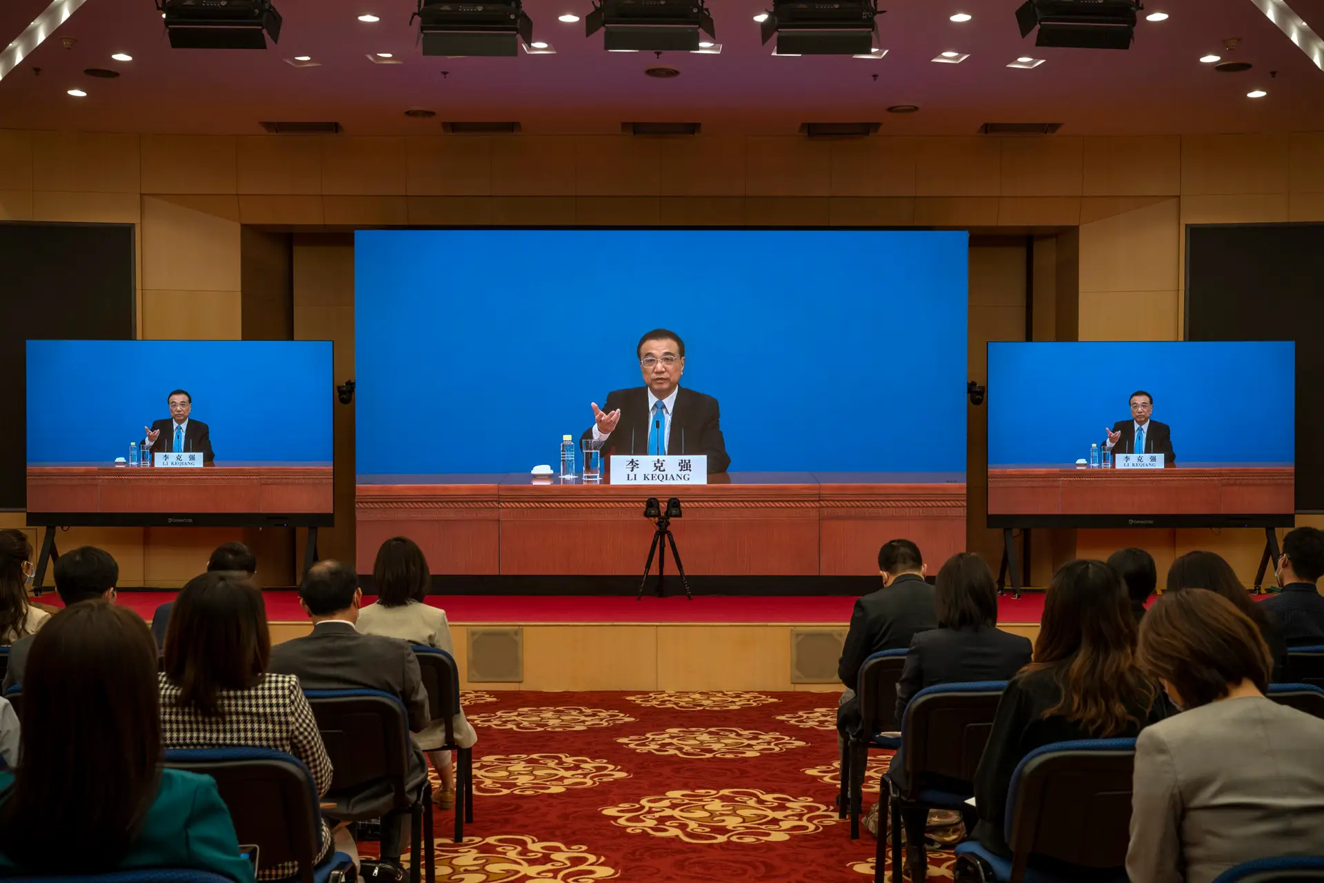 China e EUA precisam de “dialogar mais” para encarar “desafios globais”