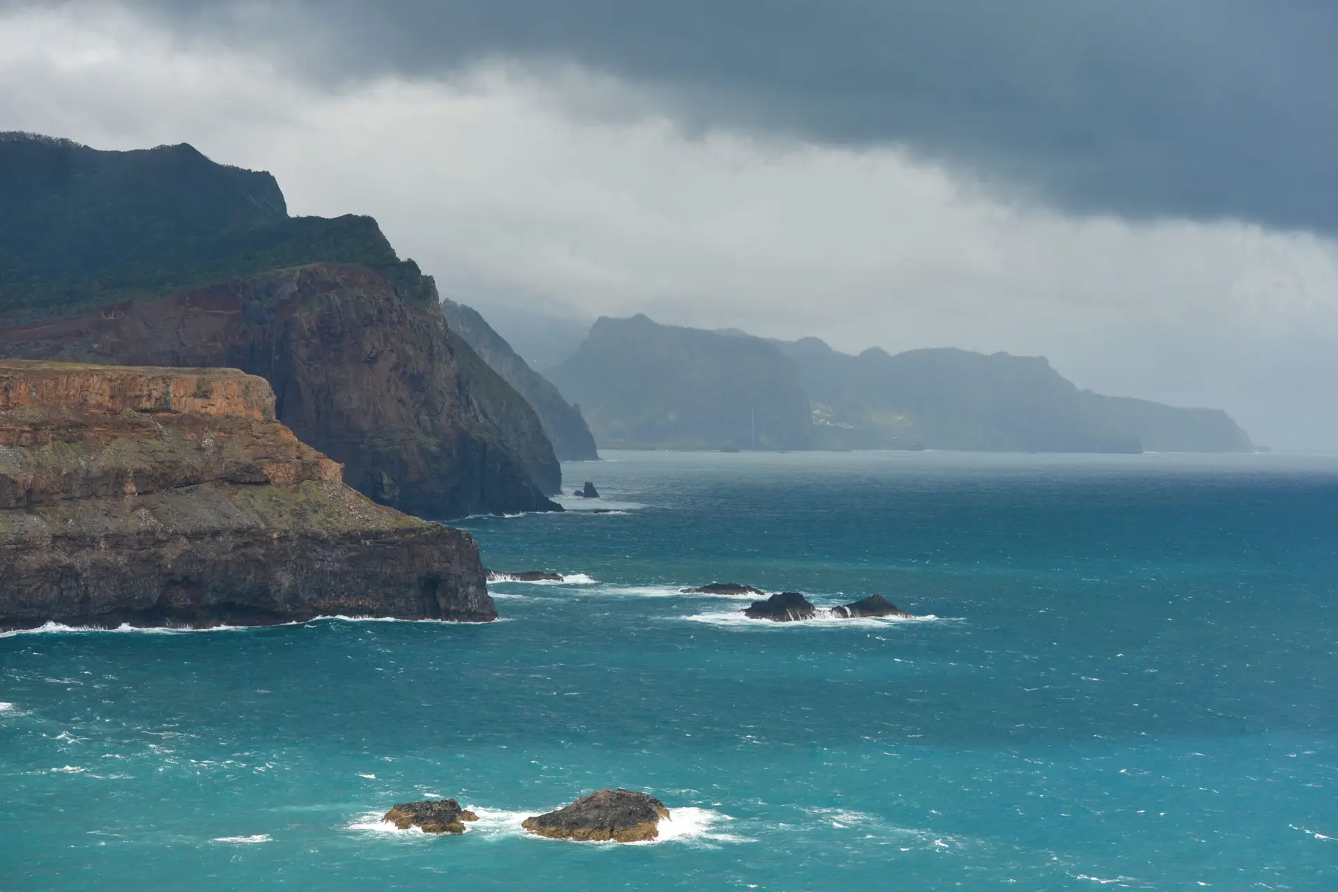 Turista morre em queda de 70 metros na Madeira