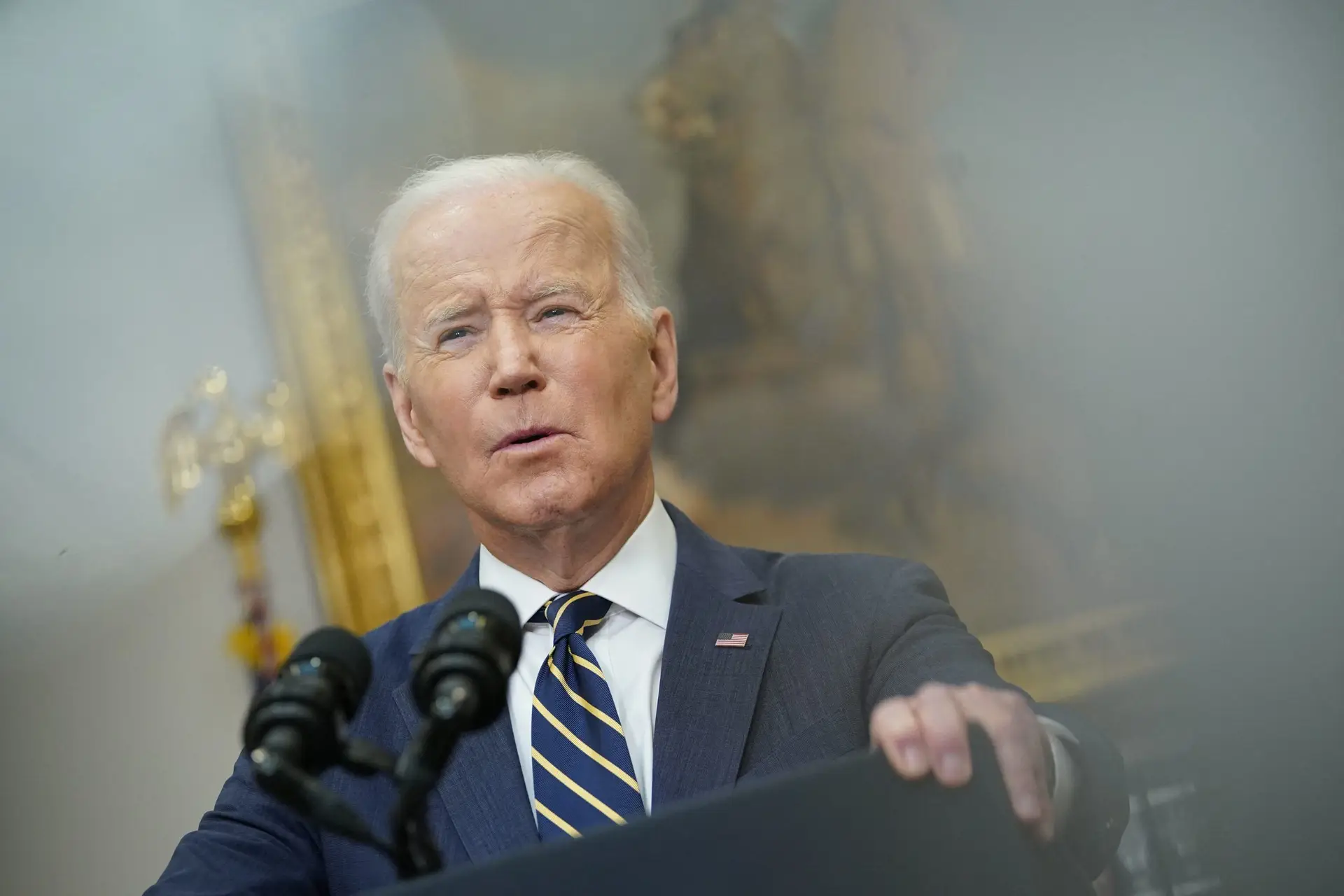 Estados Unidos proíbem a importação de vários produtos russos, anuncia Joe Biden