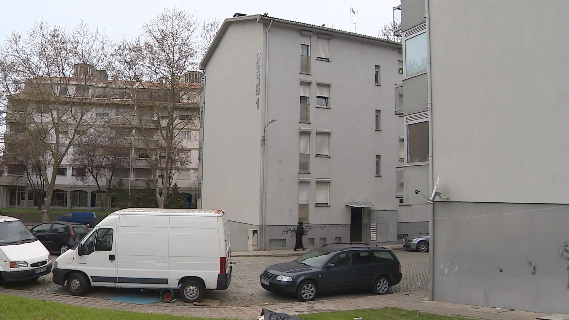 Famílias que ocuparam casas ilegalmente estão a ser despejadas em Vila Nova de Gaia