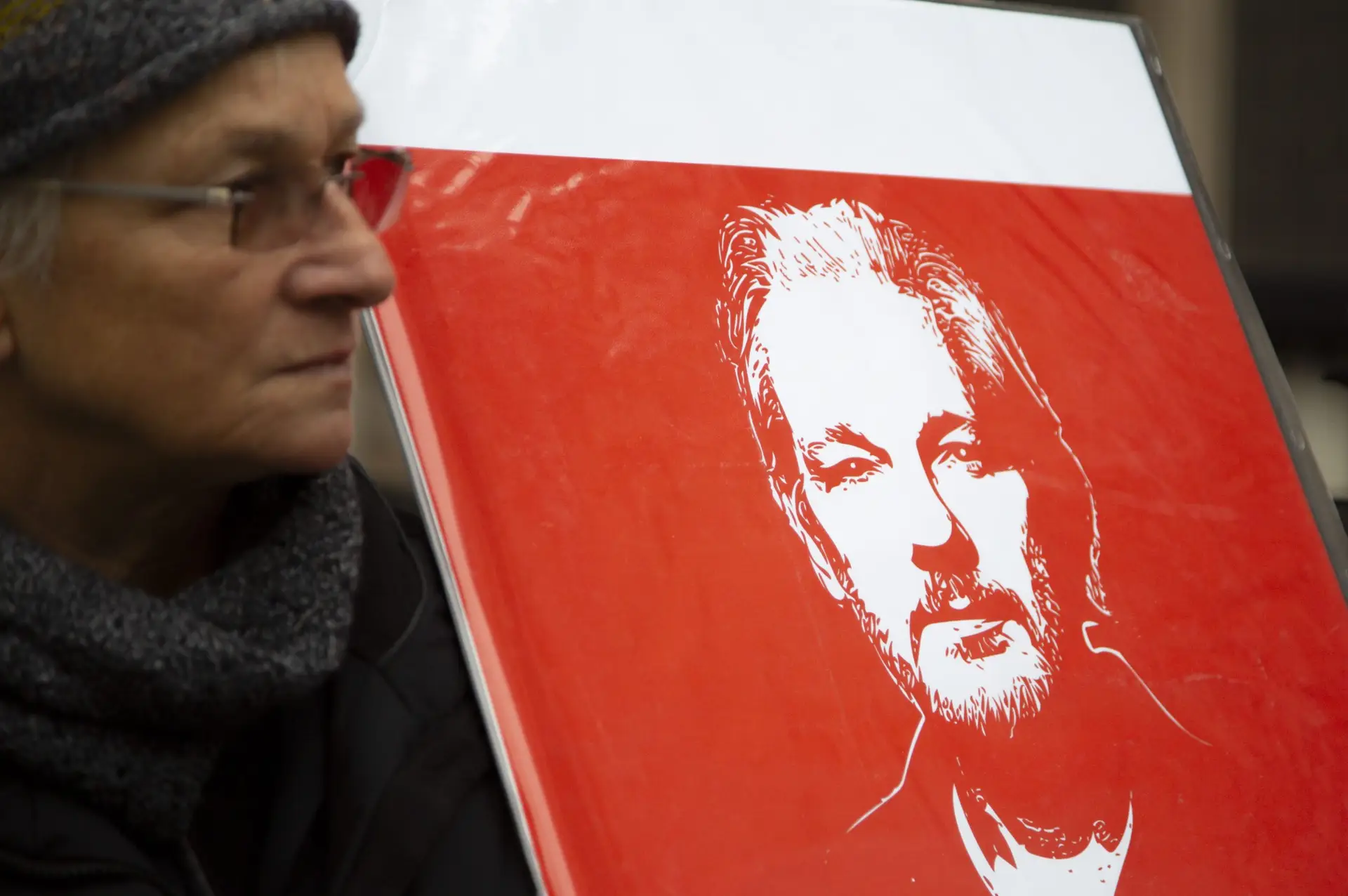Supremo britânico impede Julian Assange de recorrer de extradição para os EUA