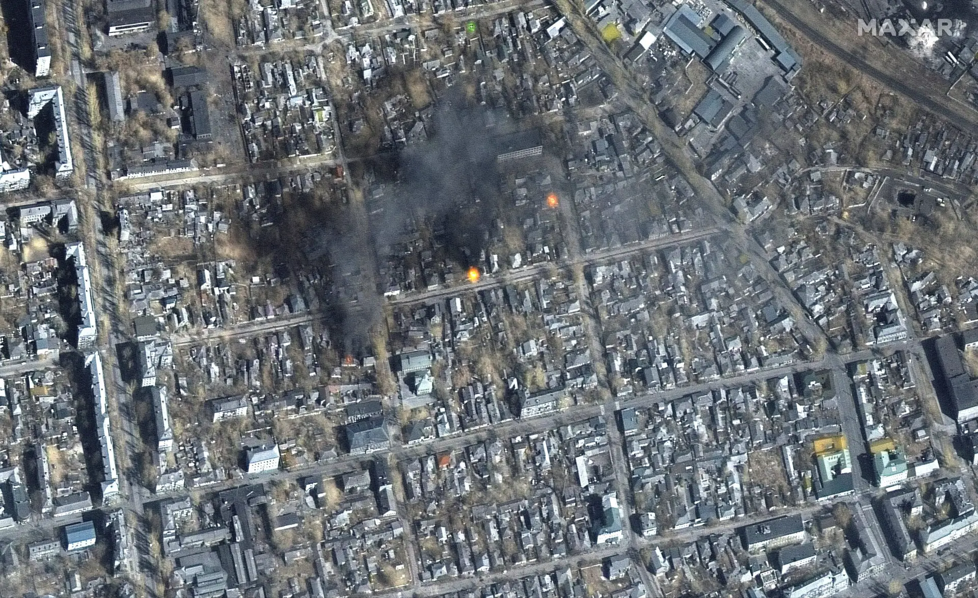 Invasão à Ucrânia: imagens de satélite mostram a destruição em Mariupol