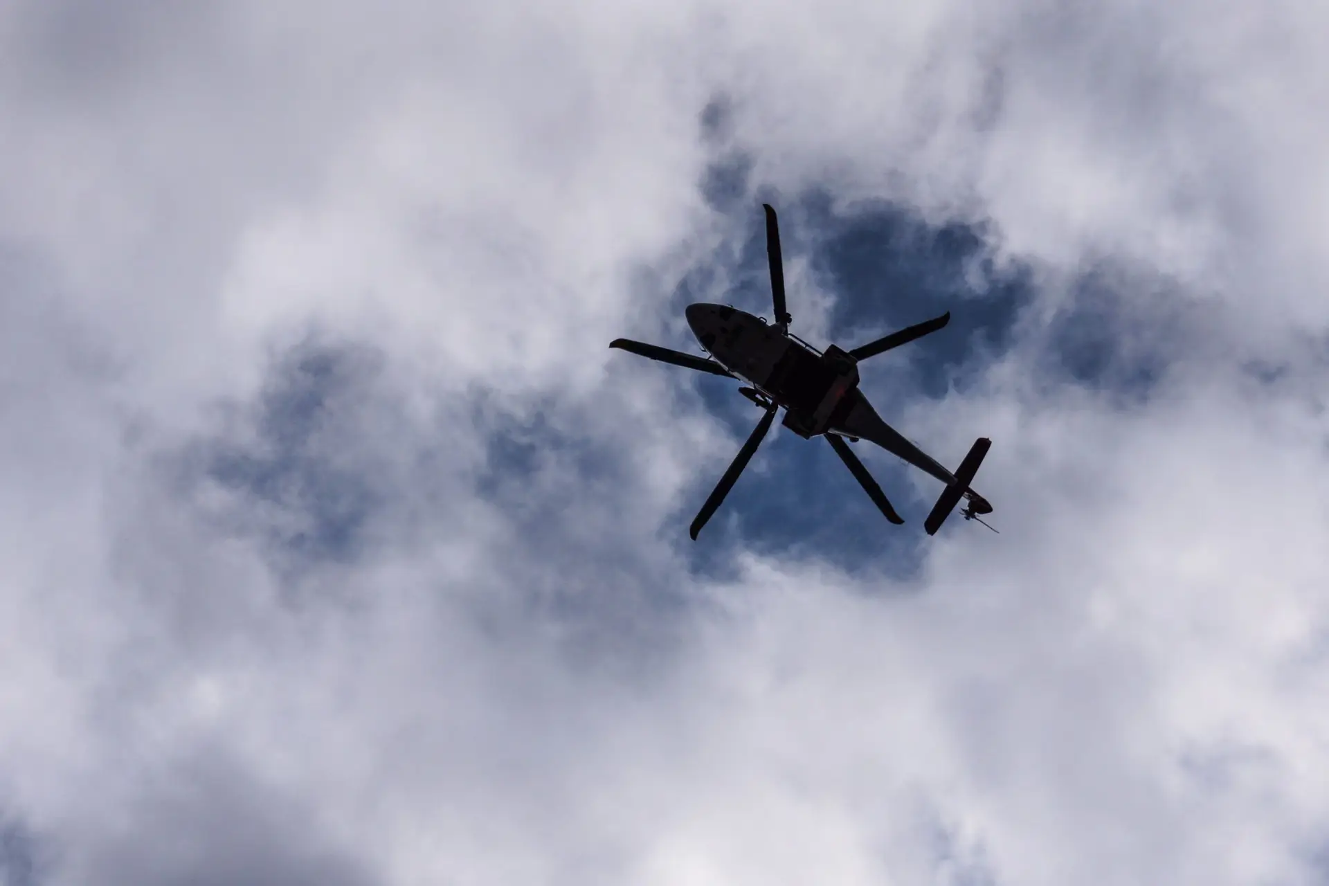 Forças armadas da Ucrânia dizem ter abatido oito helicópteros russos