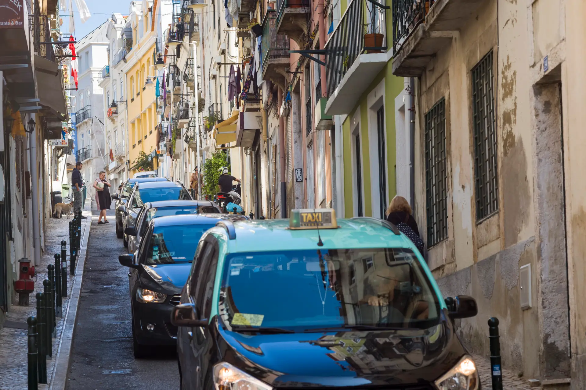Aumento do preço dos combustíveis: taxistas dizem que apoios do Governo são insuficientes