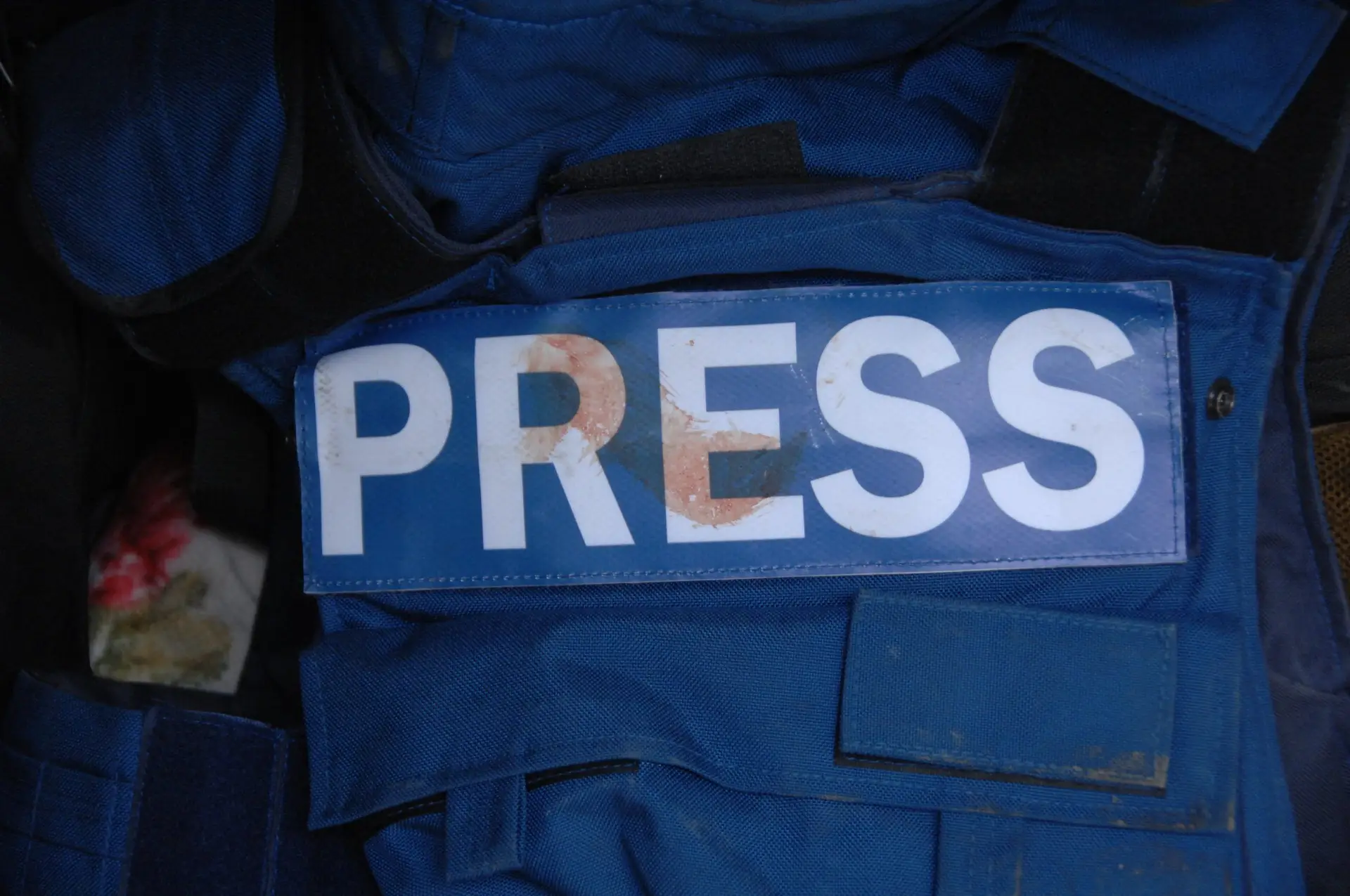 Invasão à Ucrânia: forças em guerra devem proteger jornalistas, lembra França