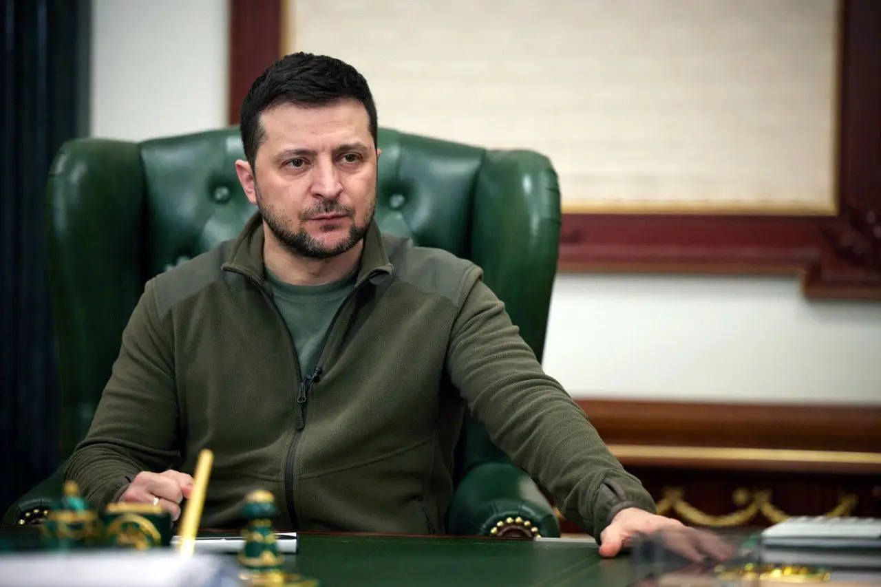 Zelensky diz que negociações com a Rússia estão “mais realistas”, mas longe dos “interesses da Ucrânia”
