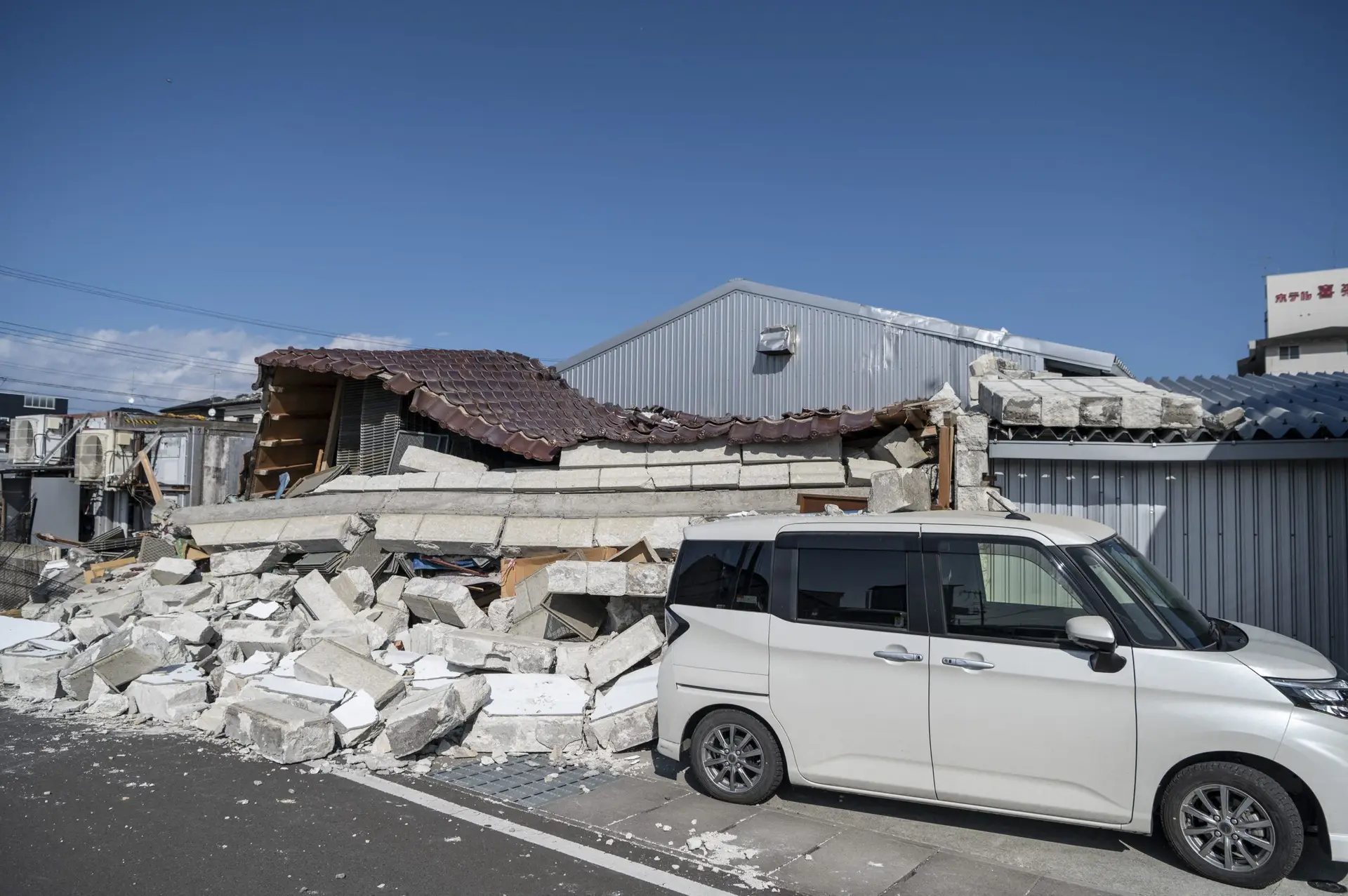 Sismo causa três mortos e mais de 170 feridos no Japão