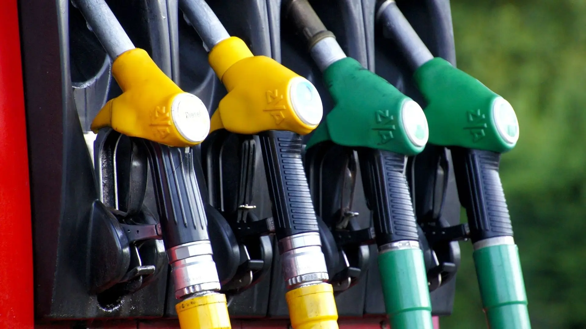 Preço do gasóleo baixa 15 cêntimos e da gasolina 13 na segunda-feira