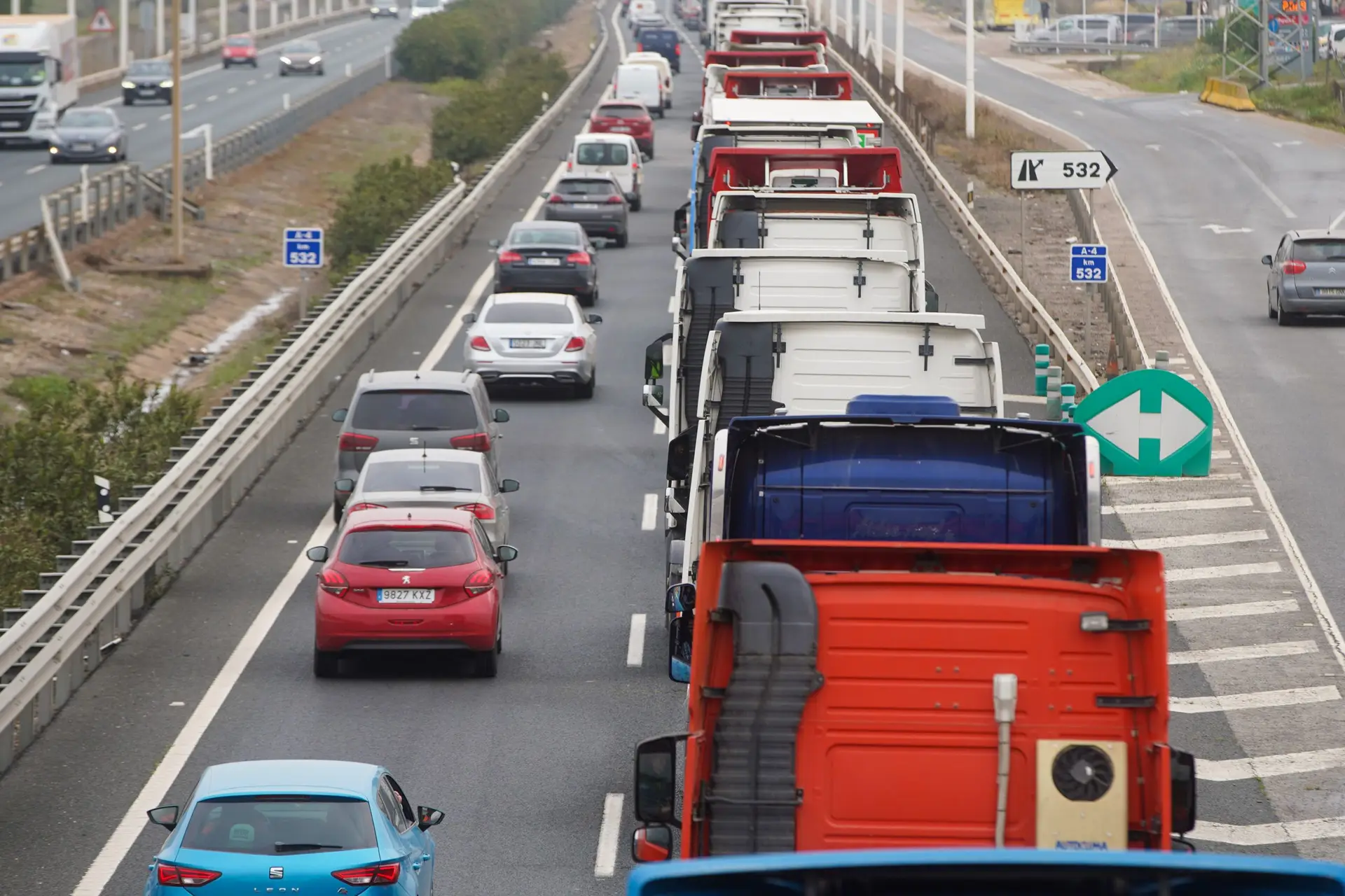 Espanha: quinto dia de protesto dos motoristas de transporte de mercadorias