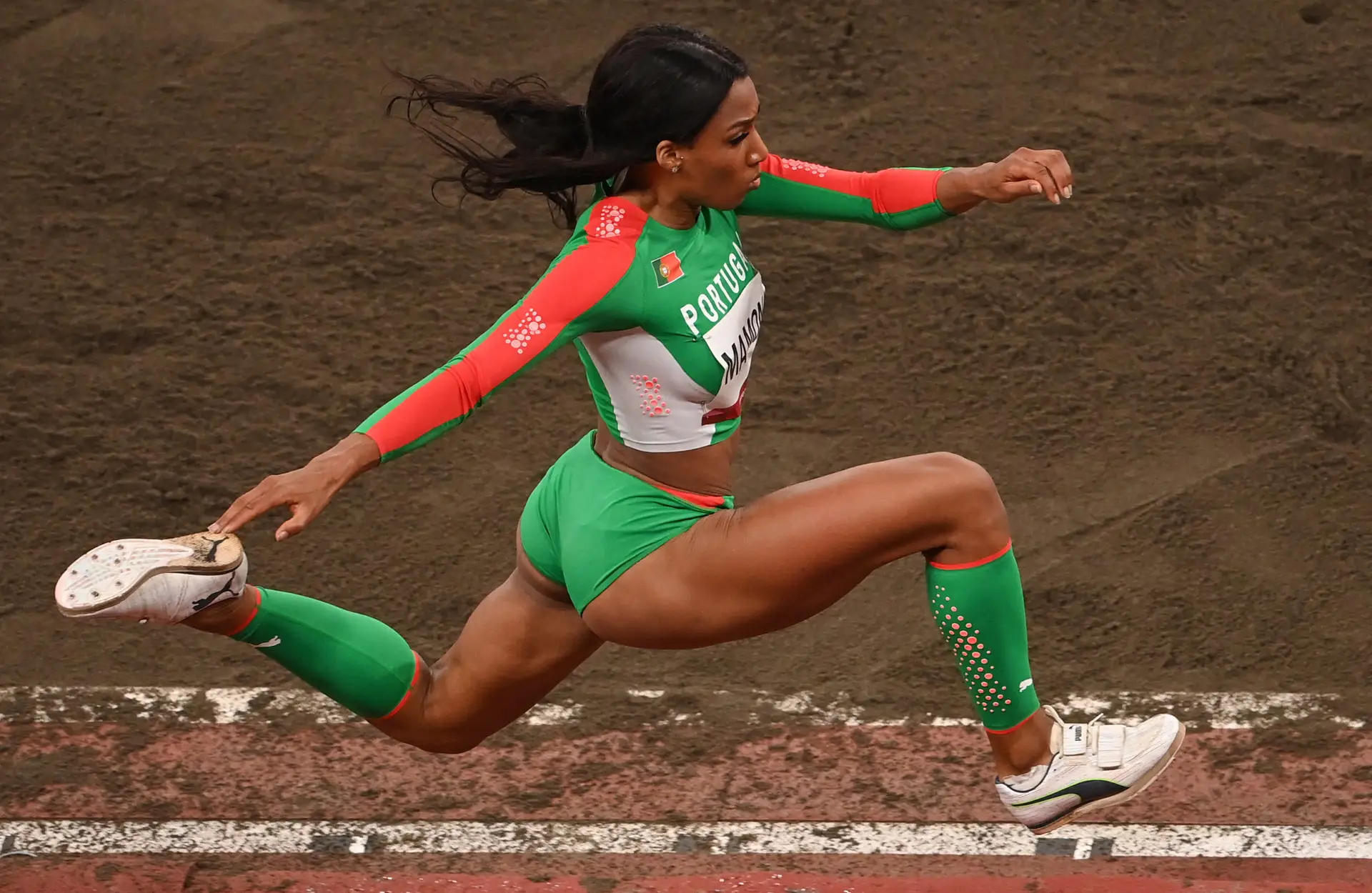 Auriol Dongmo na luta pelas medalhas no peso, Patrícia Mamona na qualificação do triplo dos mundiais nos EUA