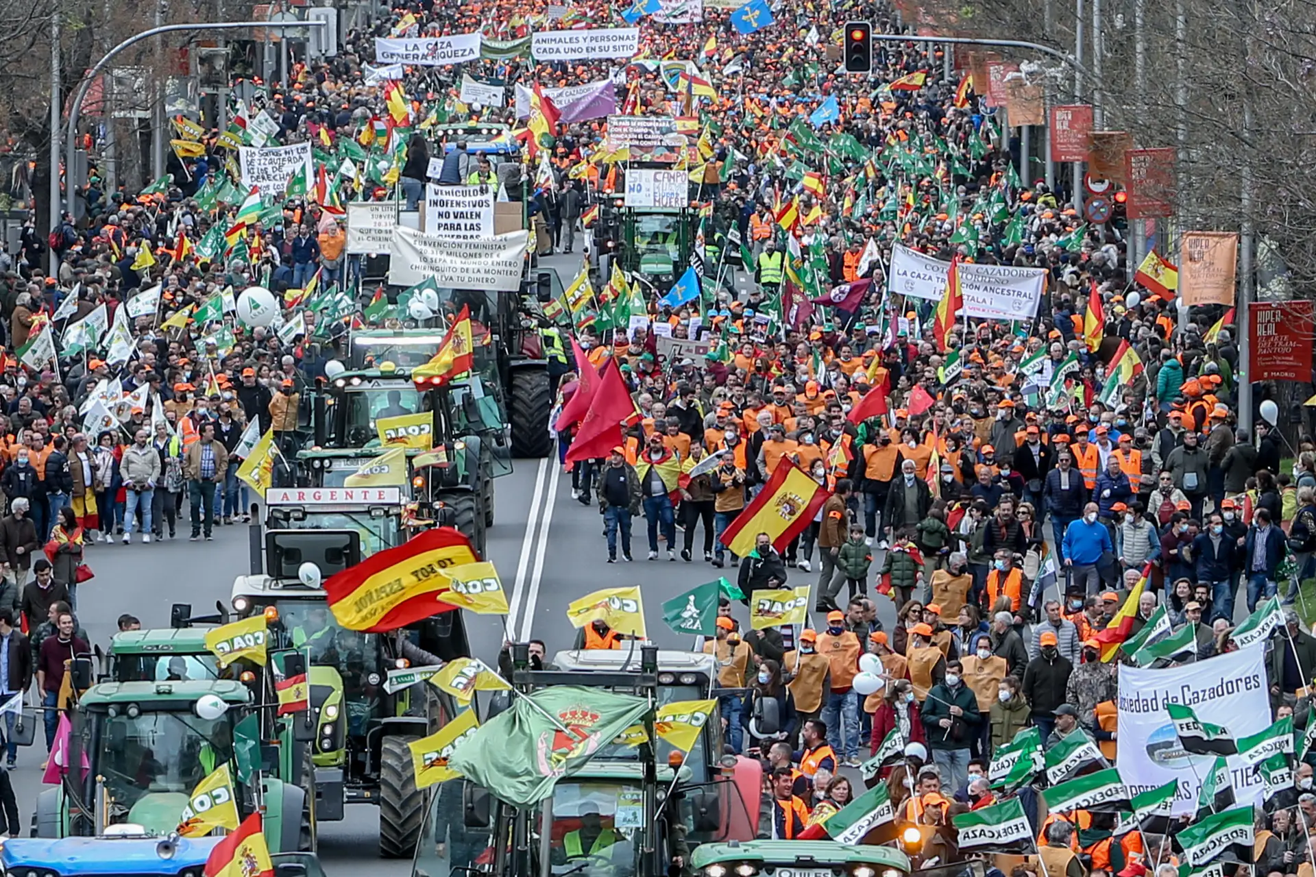 Milhares de agricultores manifestam-se em Madrid