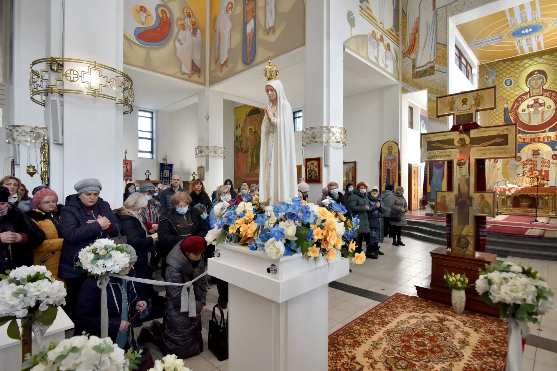 Imagem de Fátima em Lviv: milhares de fiéis participaram em missa