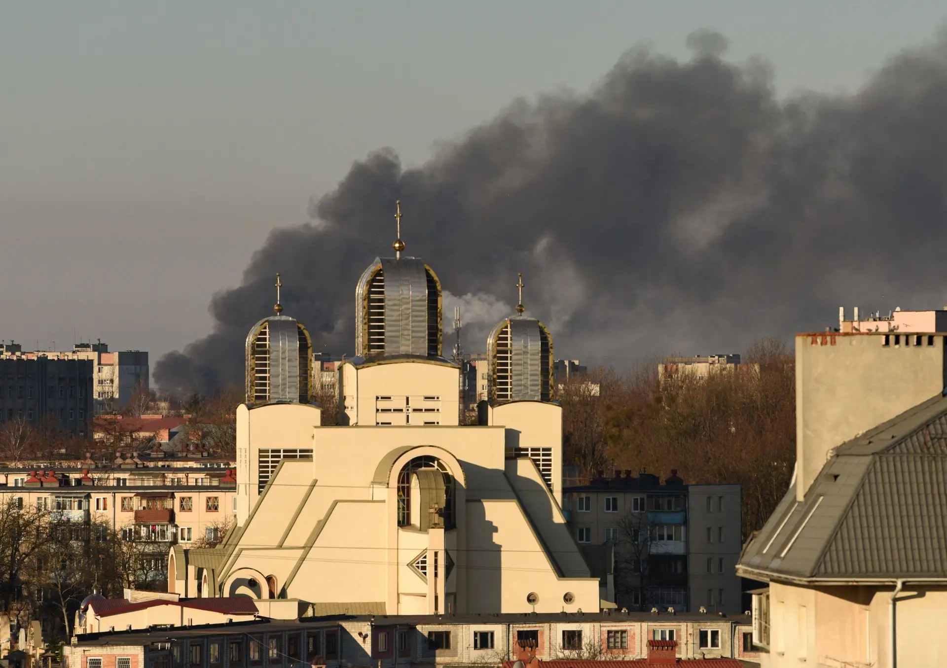 Lviv: o abrigo para muitos, mas que se prepara para ser palco de guerra