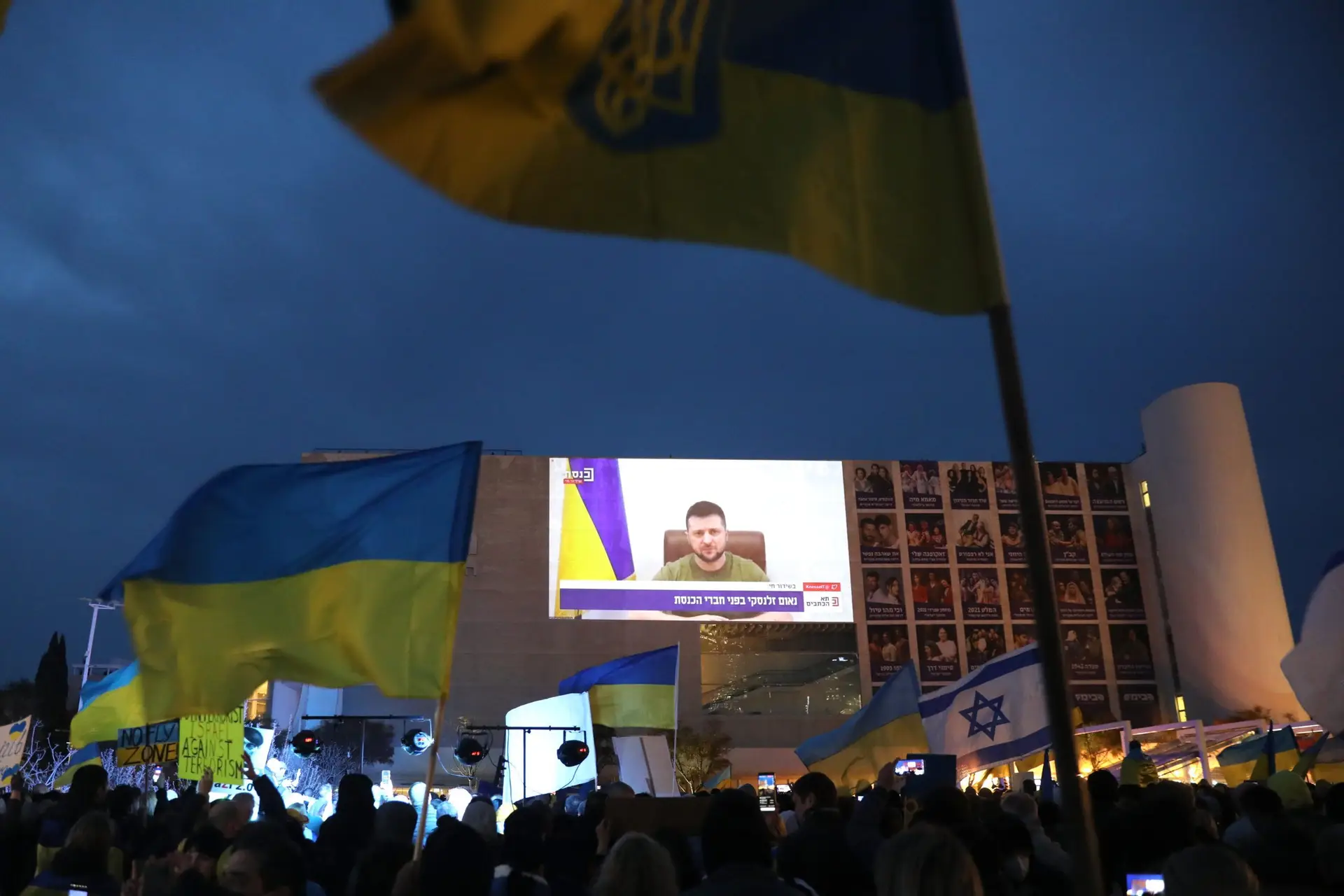 “A indiferença mata”: Zelensky pede a Israel escolha perante agressão russa