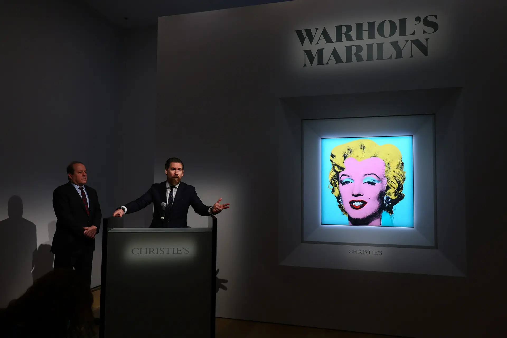 Obra de Andy Warhol com Marilyn Monroe vai a leilão com estimativa de 180 milhões de euros