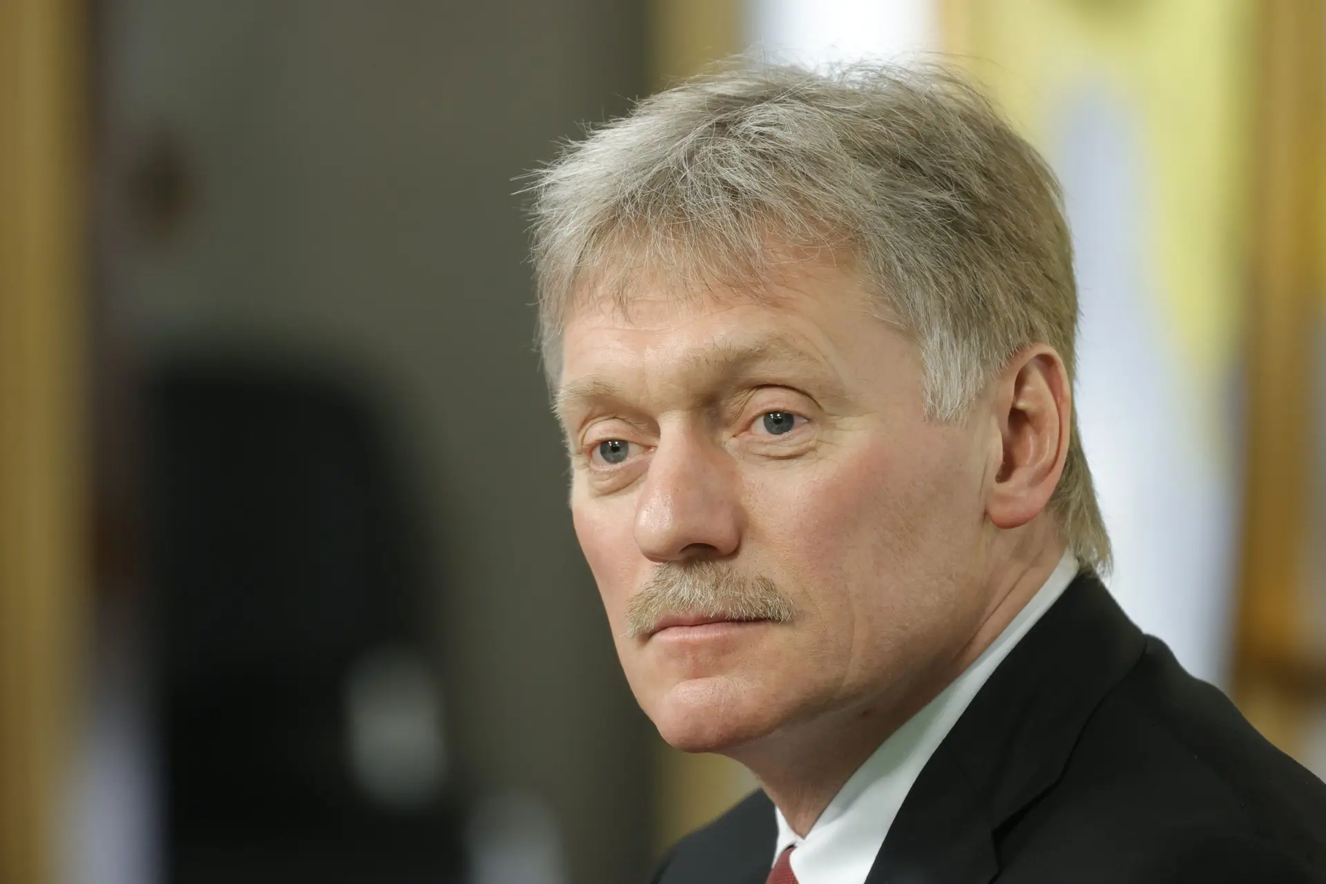 Kremlin descarta, para já, reunião entre Zelensky e Putin