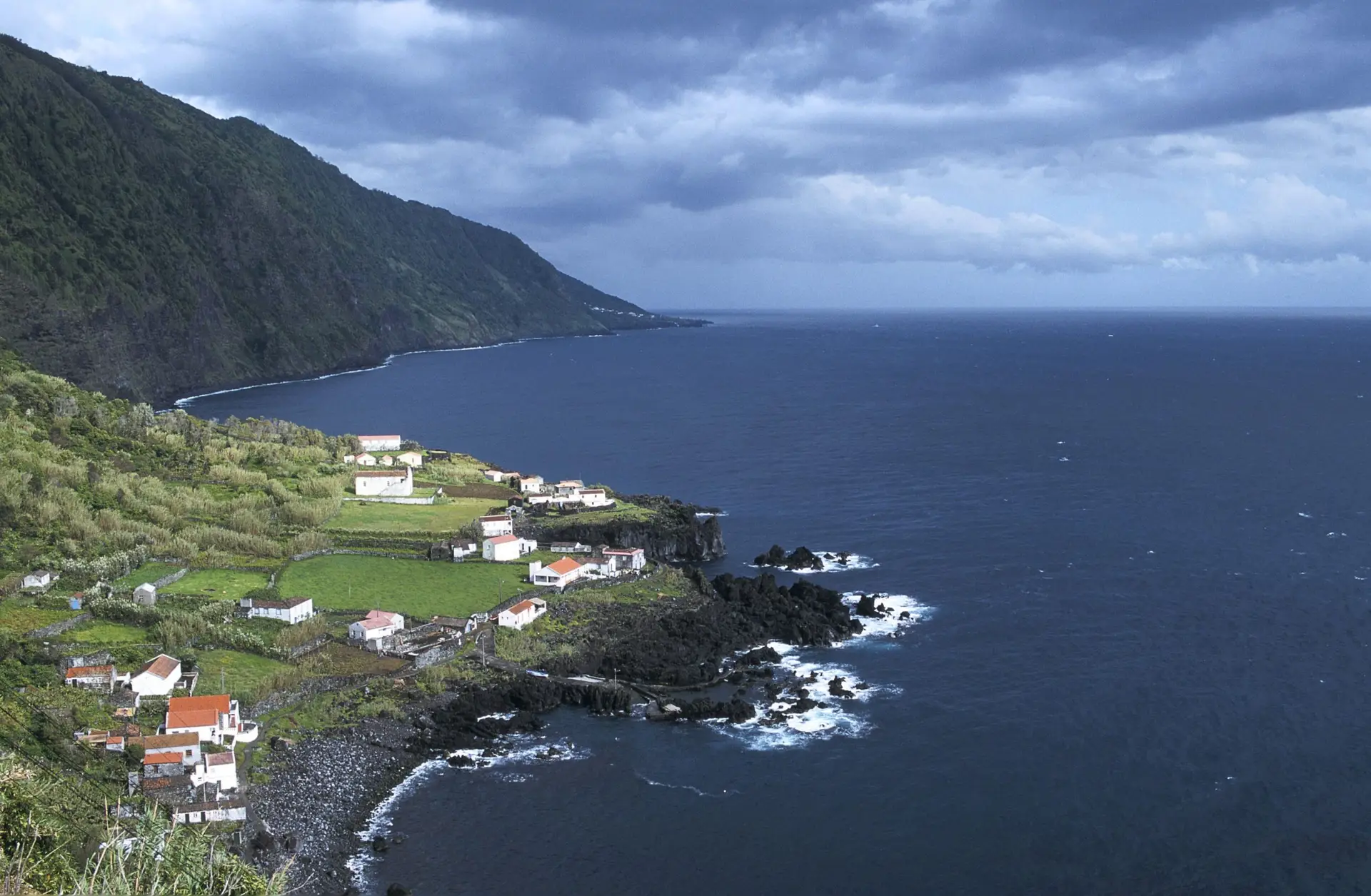 Atividade sísmica na ilha de São Jorge “mantém-se acima dos valores de referência”