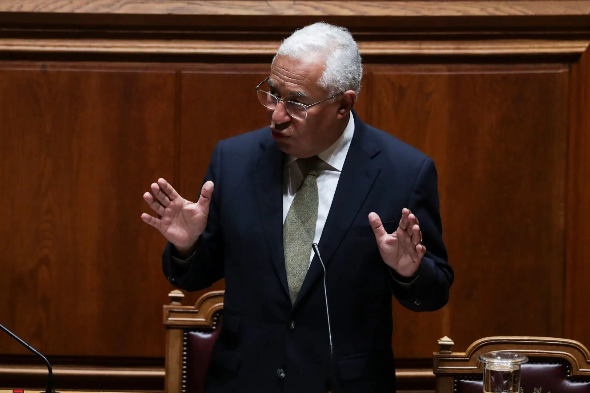 Guerra na Ucrânia: a resposta de António Costa ao PCP e aos Verdes que mereceu aplausos da direita