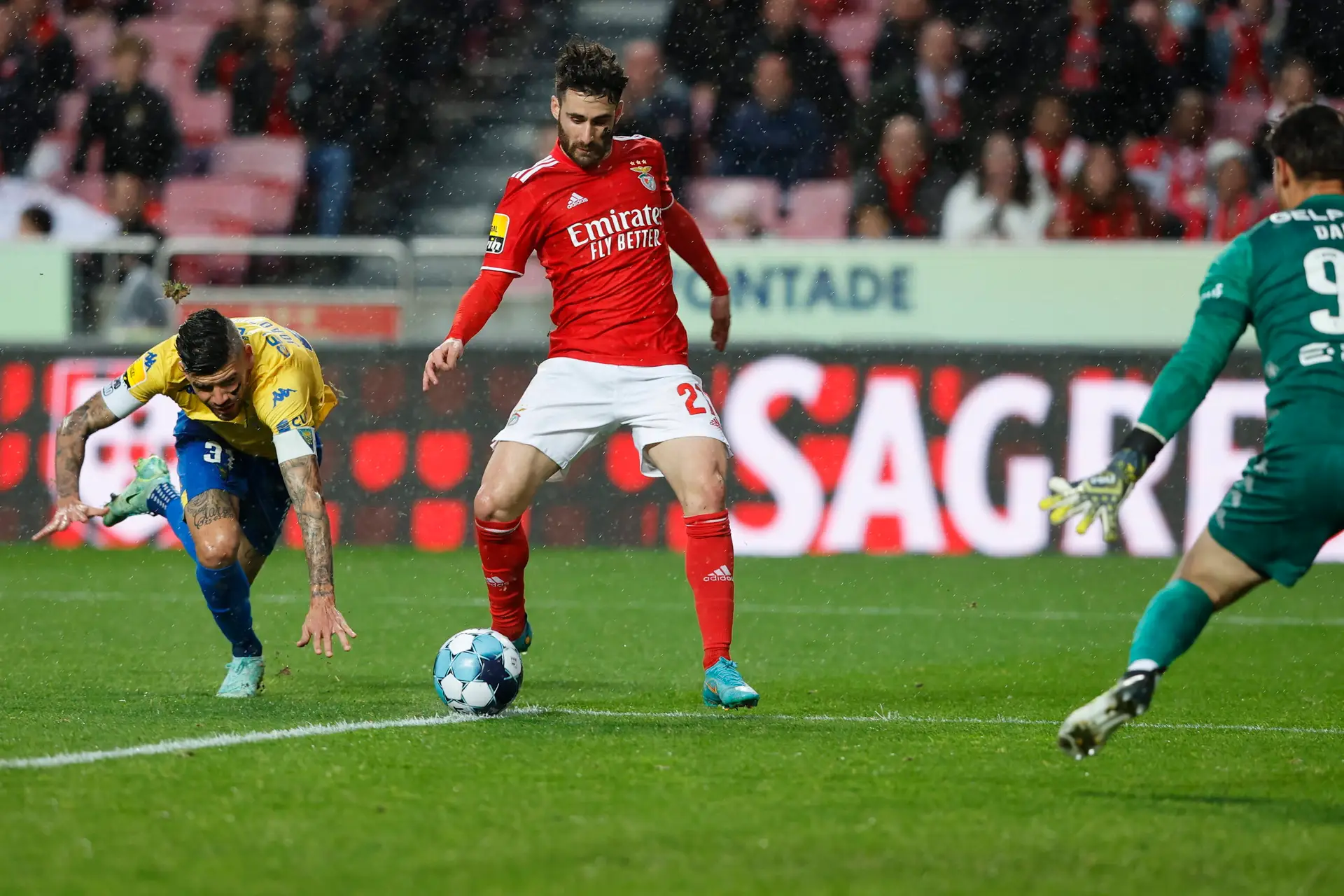 Liverpool interessado em jovem do Benfica que está em final de