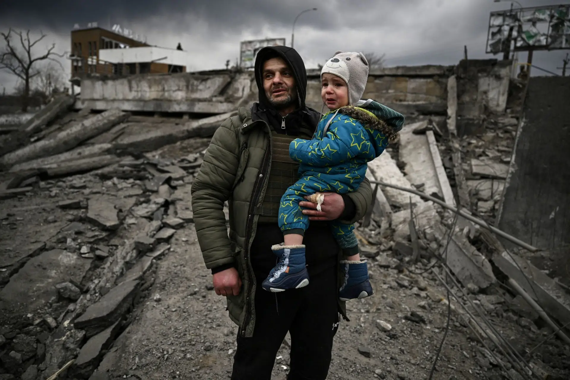 Crianças vítimas de desidratação em Mariupol