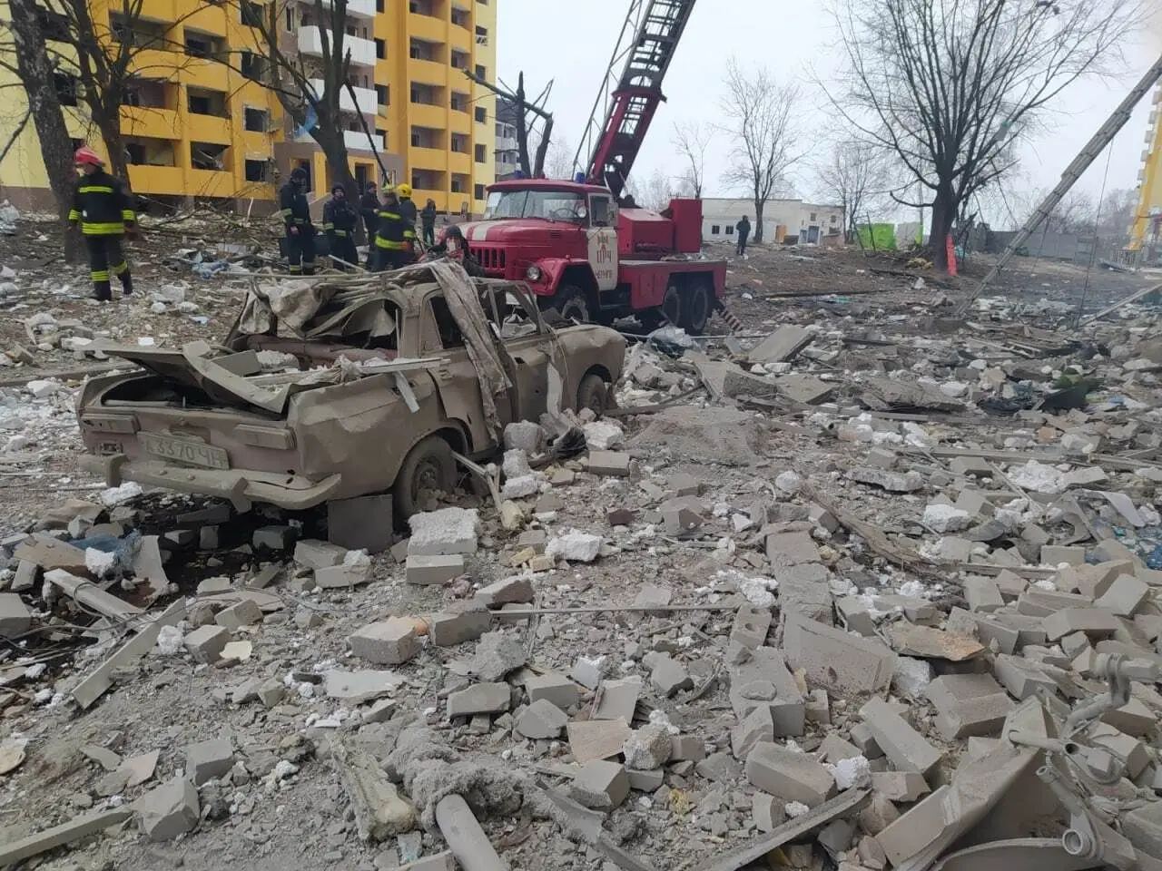 Chernihiv resiste há um mês aos ataques russos, mas o rasto de destruição é notório 