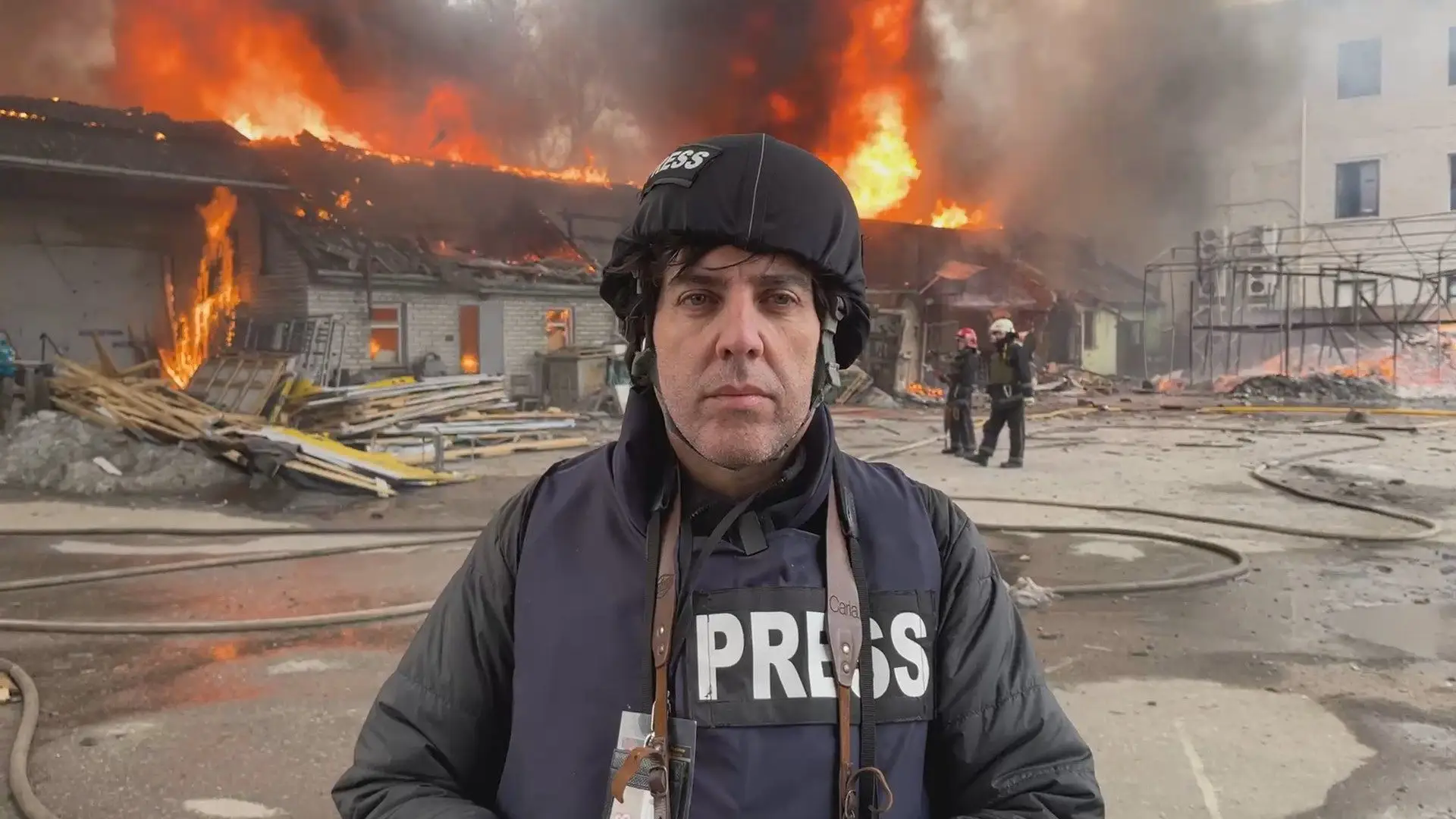 Kharkiv em chamas: imagens impressionantes após ataque russo a zona residencial
