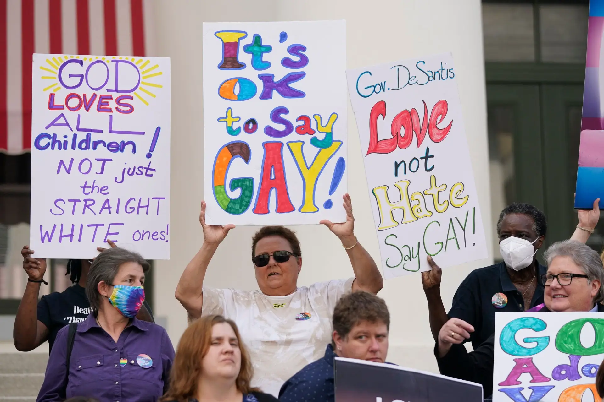 Florida aprova lei que proíbe ensino sobre orientação sexual nas escolas