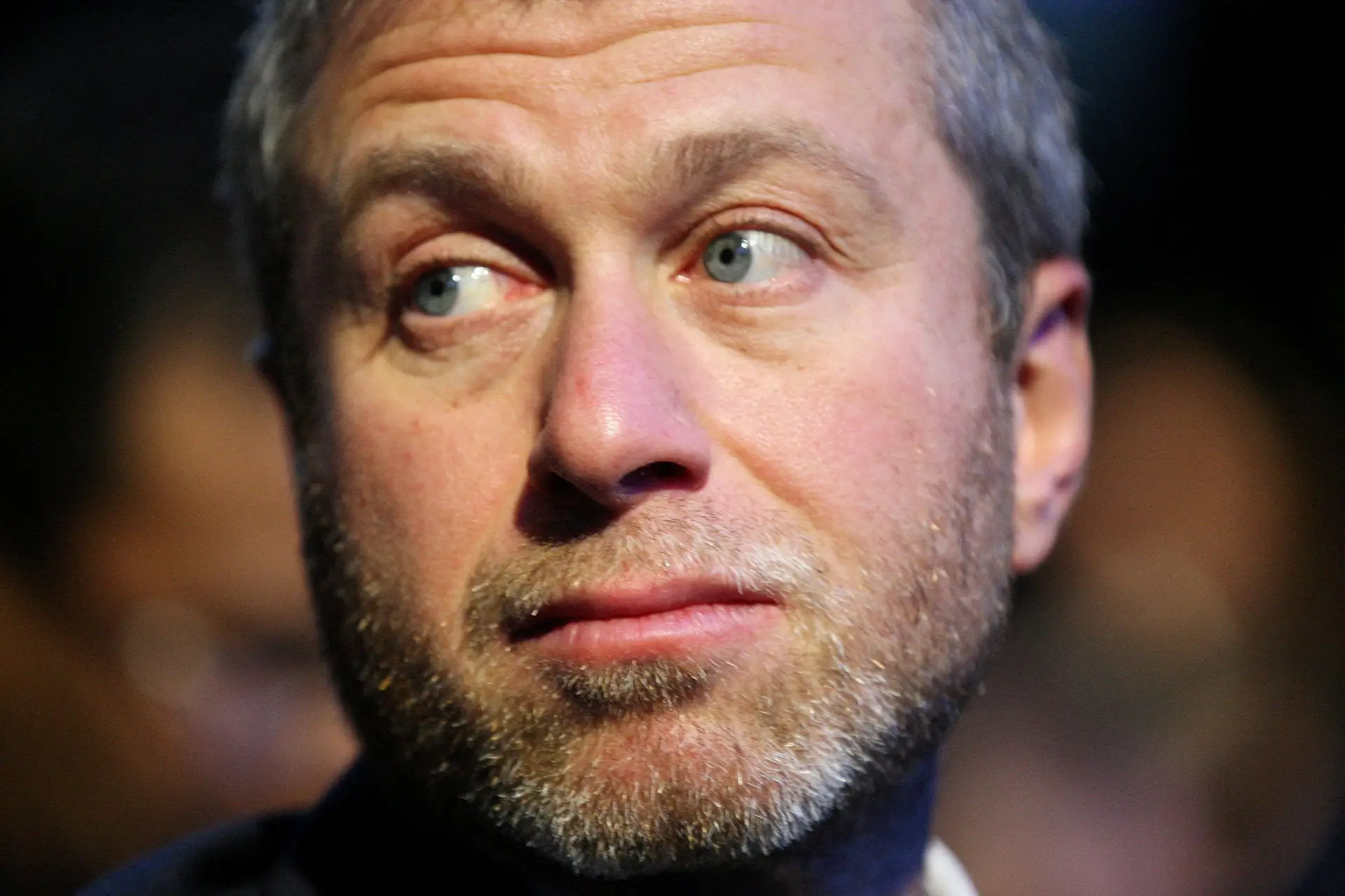 “Guerra de informação”: Kremlin reage a alegações de envenenamento de Abramovich 